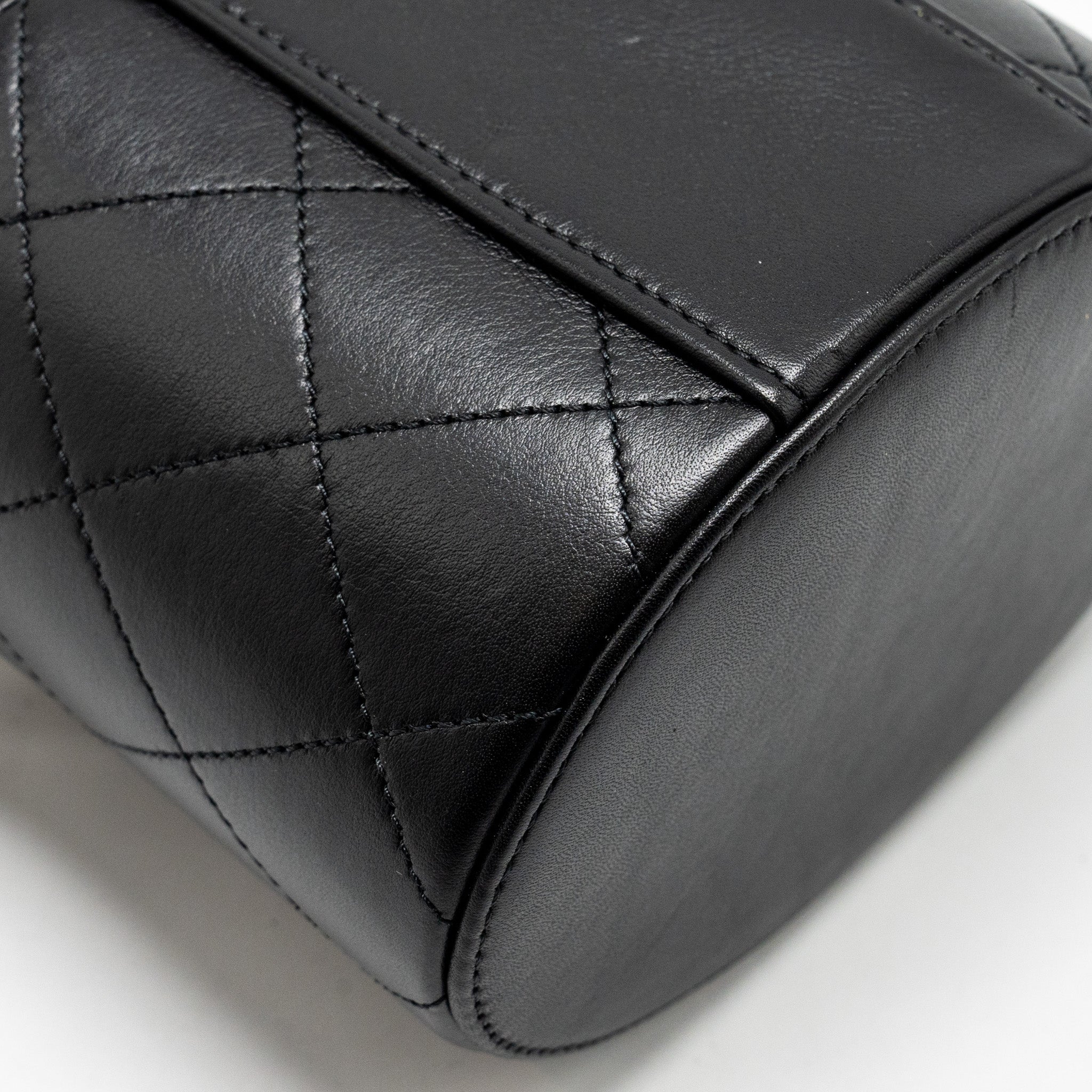 CHANEL PEARL LETTER LOGO DETAILED VANITY CASE CALFSKIN BLACK GHW
