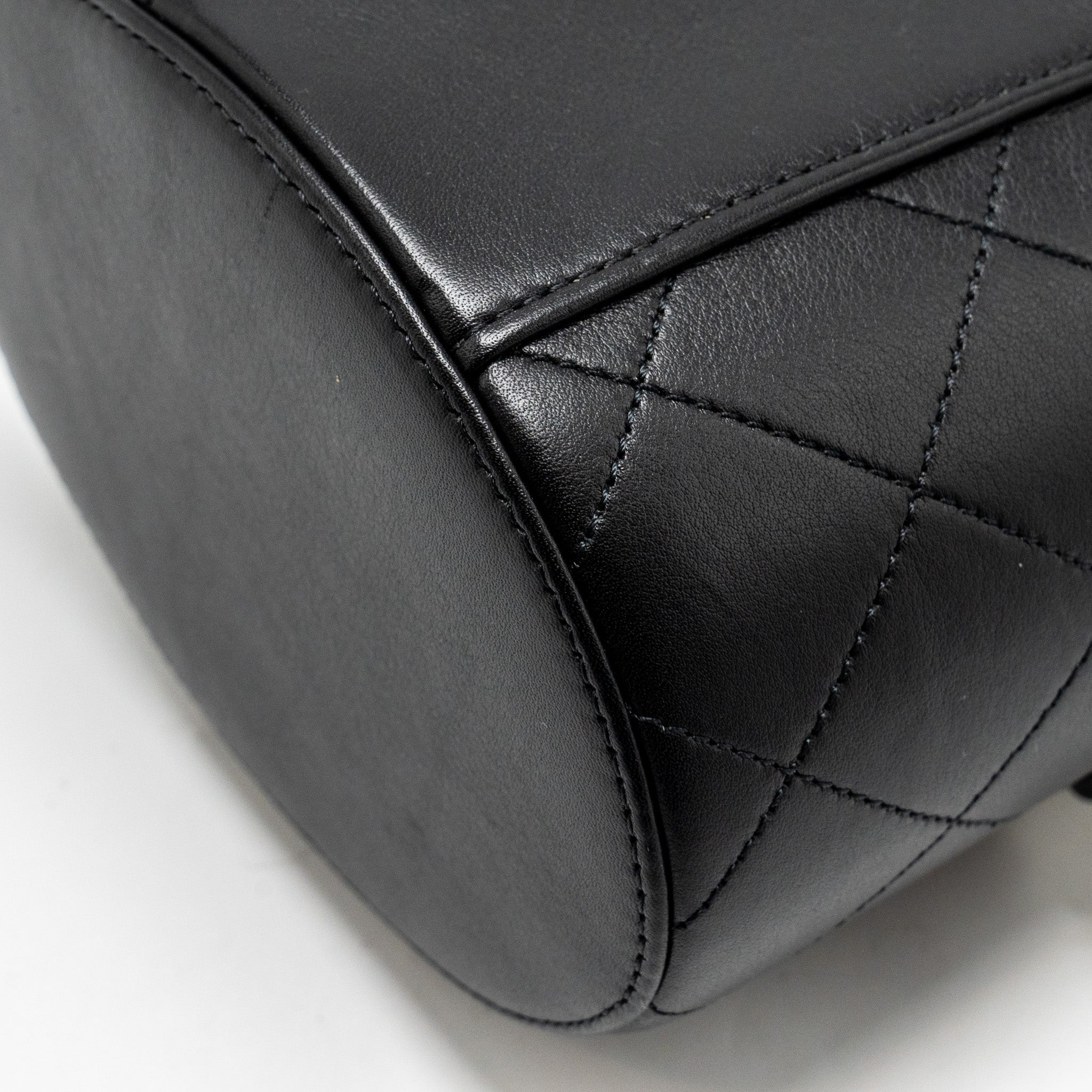 CHANEL PEARL LETTER LOGO DETAILED VANITY CASE CALFSKIN BLACK GHW