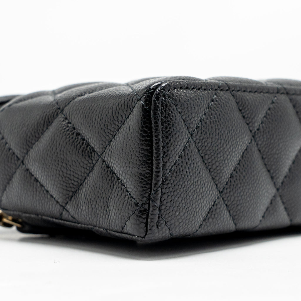 CHANEL 25P CC TOP HANDLE VANITY WITH CHAIN CAVIAR BLACK LGHW (MICROCHIP)