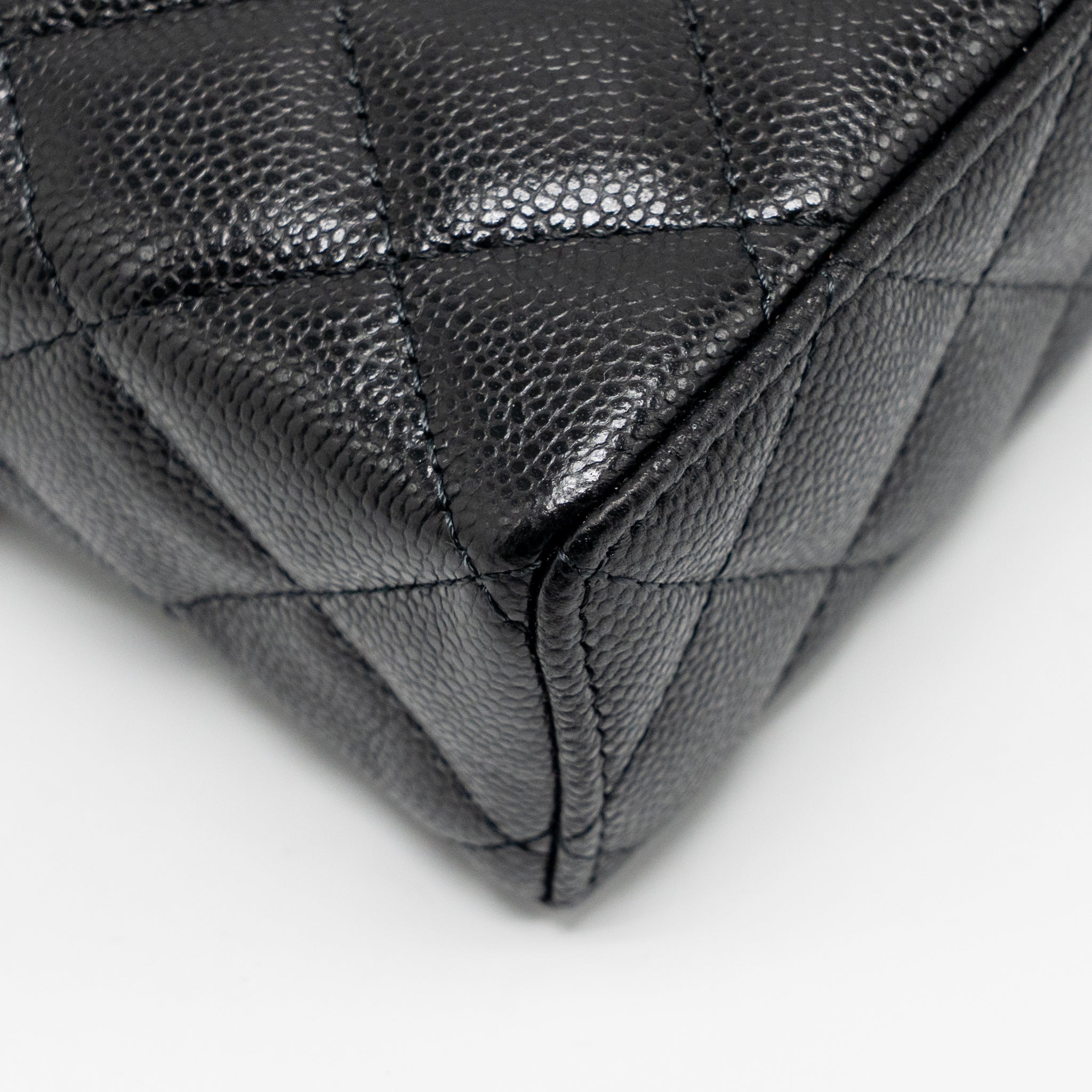 CHANEL 25P CC TOP HANDLE VANITY WITH CHAIN CAVIAR BLACK LGHW (MICROCHIP)