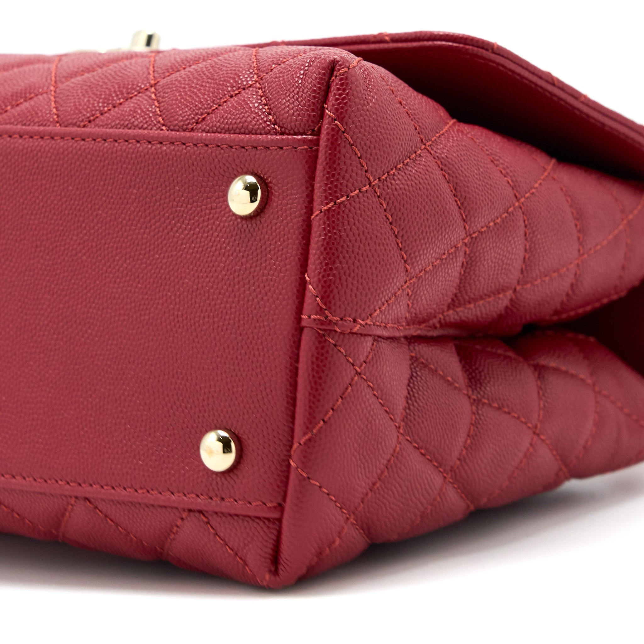 CHANEL MEDIUM COCO HANDLE CAVIAR RED LGHW (MICROCHIP)