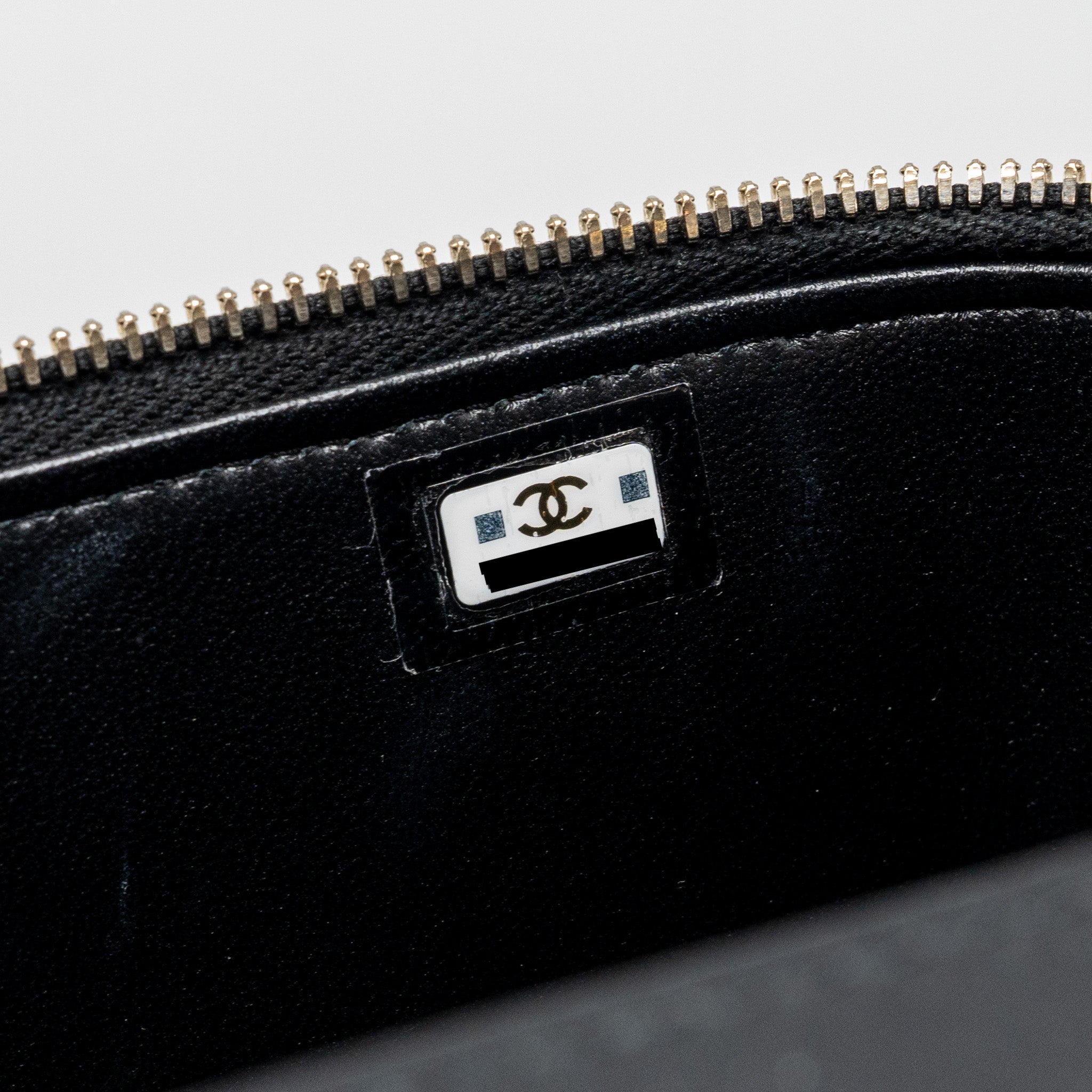 CHANEL 22K GOLD PILLAR LONG VANITY WITH ADJUSTABLE CHAIN LAMBSKIN BLACK GHW (MICROCHIP)