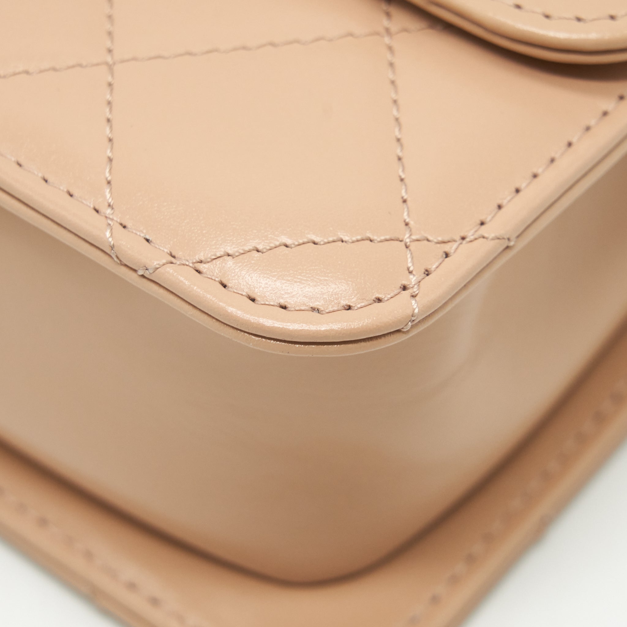 CHANEL 21A GOLD CRUSH FLAP BAG CALFSKIN BEIGE GHW