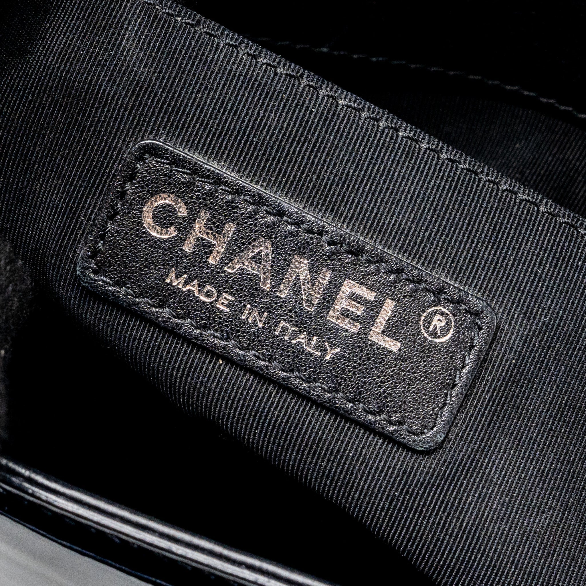 CHANEL SMALL BOY BAG PATENT BLACK MULTICOLOUR HARDWARE