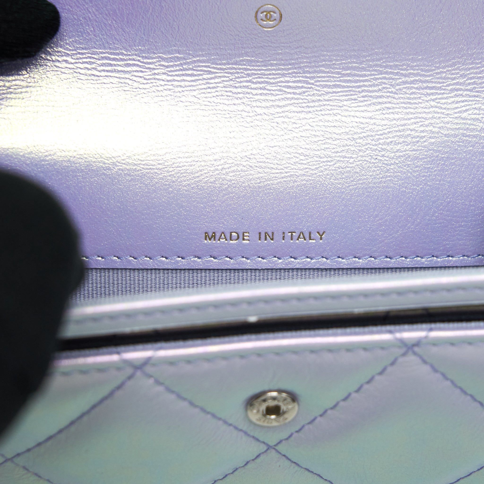 CHANEL 19 FLAP CARD HOLDER CALFSKIN IRIDESCENT LIGHT PURPLE SHW
