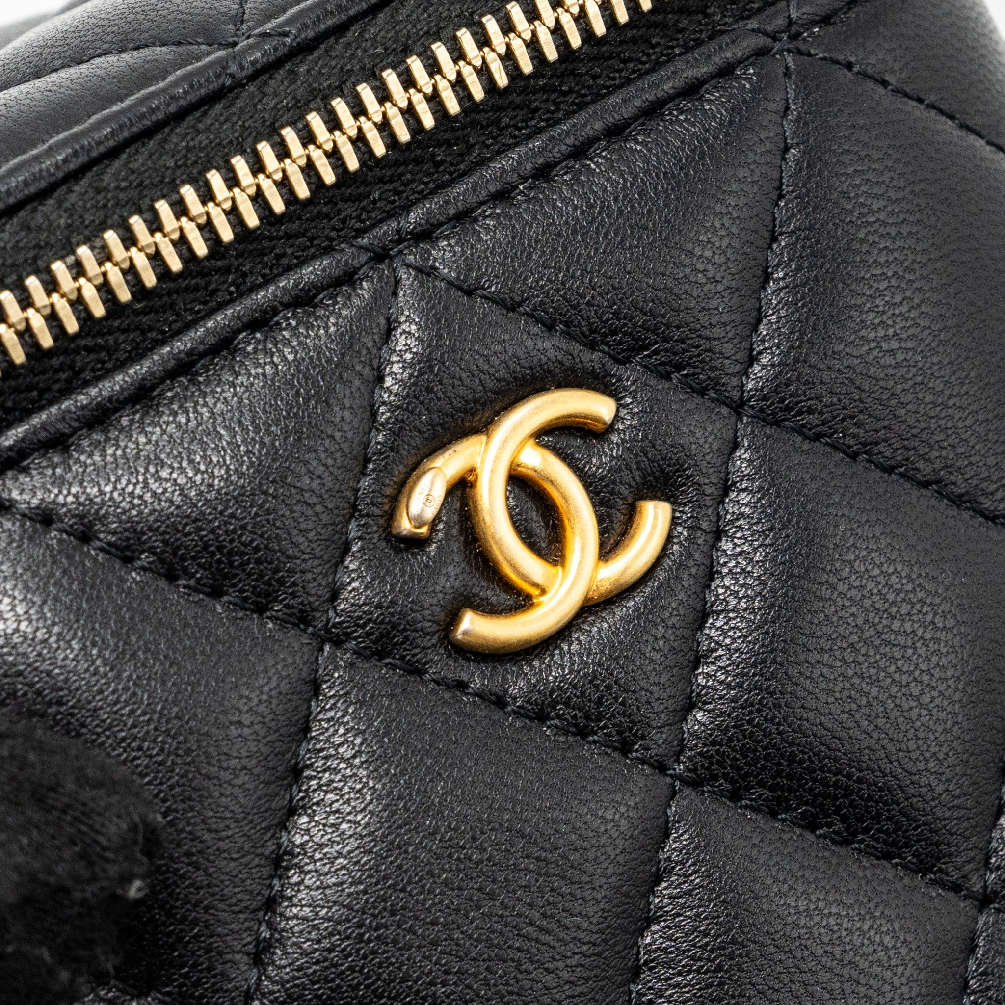 CHANEL PEARL CRUSH MINI VANITY WITH CHAIN LAMBSKIN BLACK WITH GHW