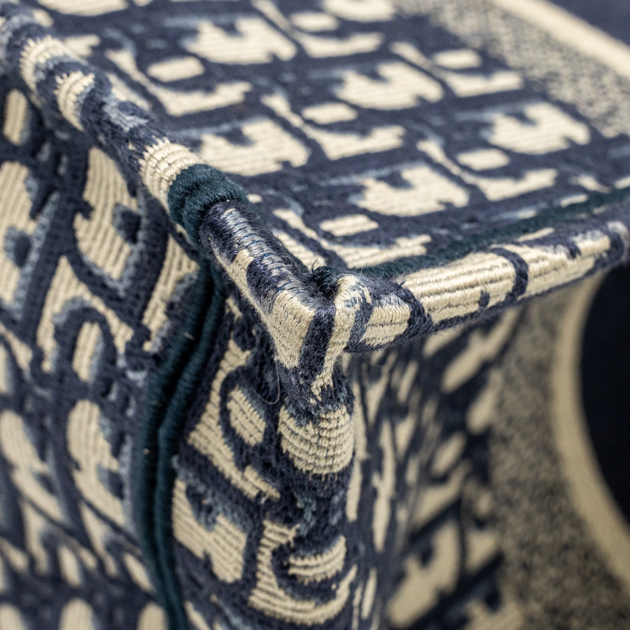 DIOR MEDIUM BOOK TOTE DIOR OBLIQUE EMBROIDERY BLUE
