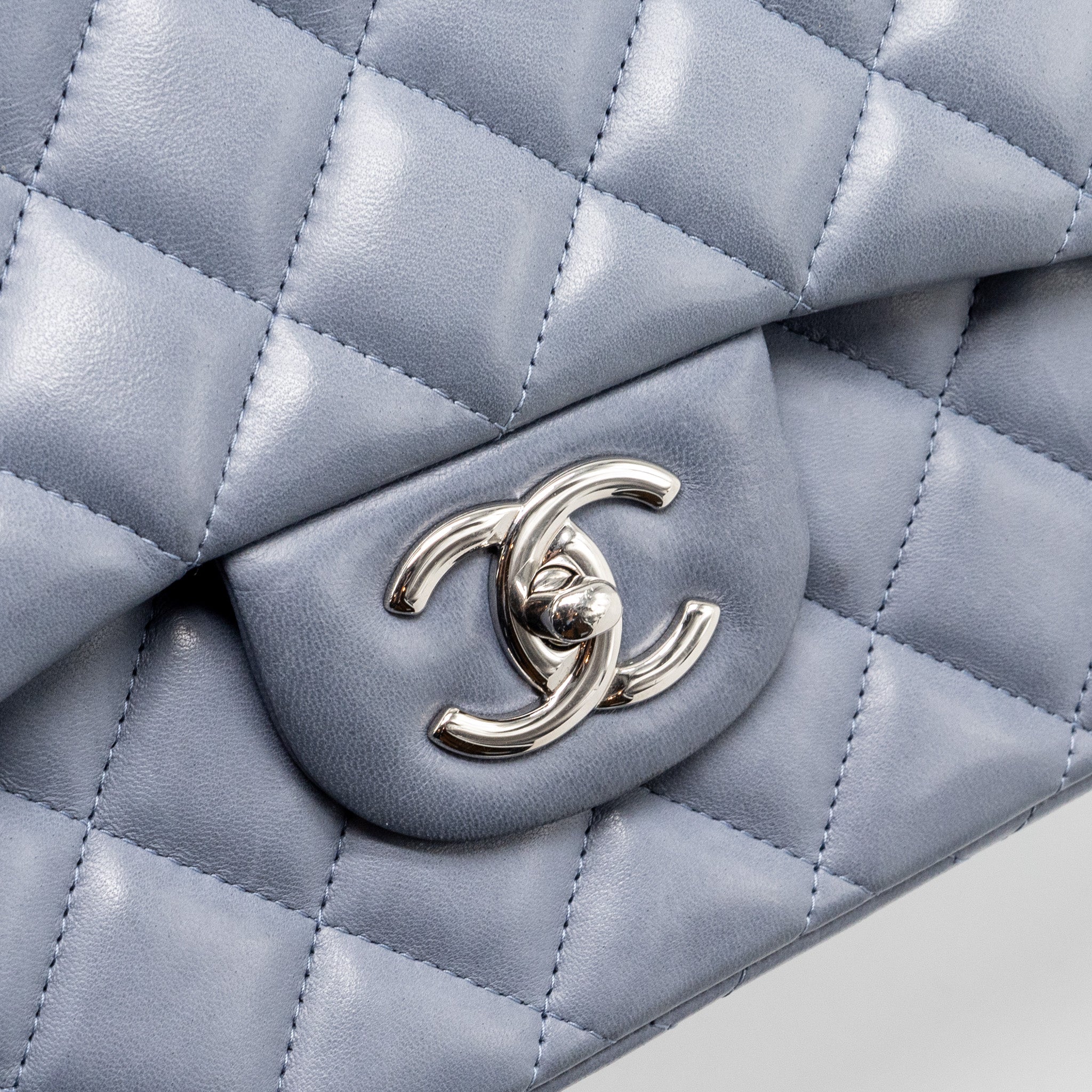 CHANEL MAXI CLASSIC DOUBLE FLAP BAG LAMBSKIN LAVENDER BLUE SHW