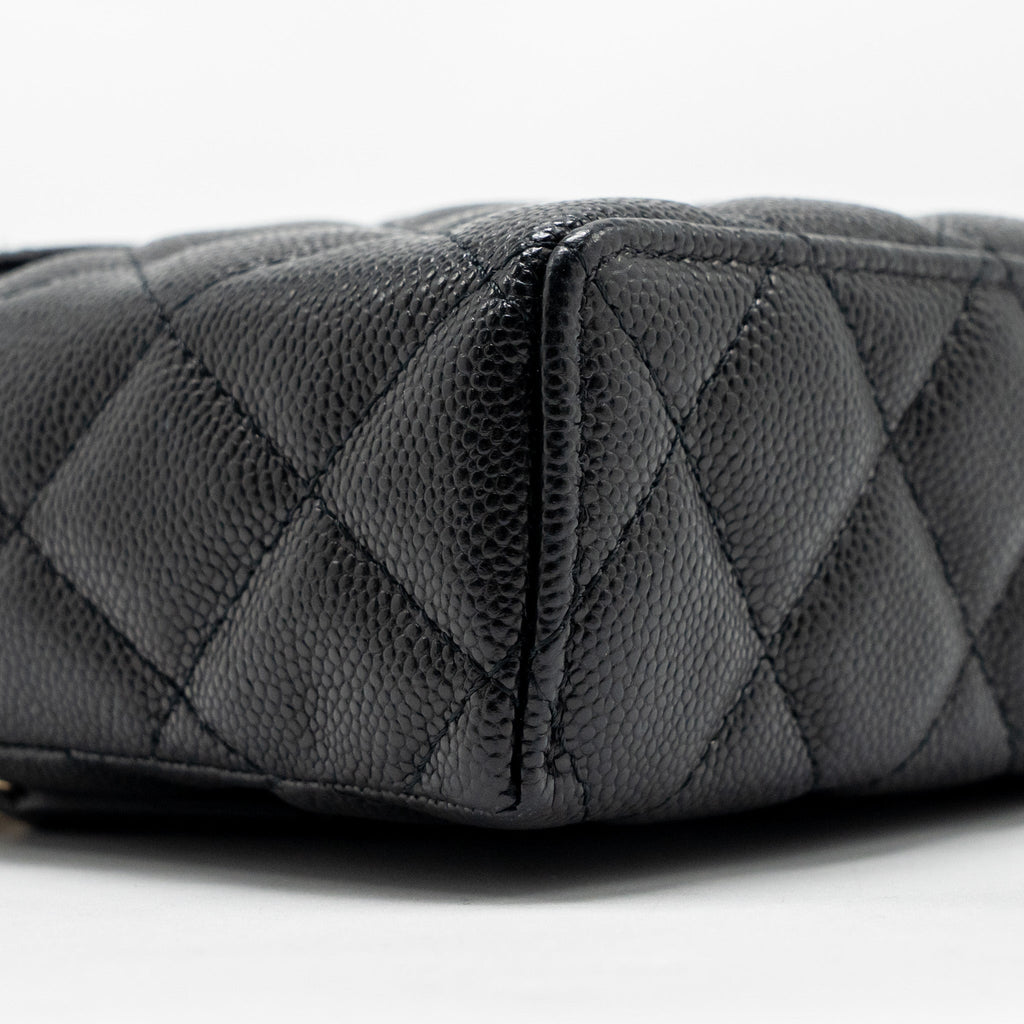 CHANEL 25P CC TOP HANDLE VANITY WITH CHAIN CAVIAR BLACK LGHW (MICROCHIP)