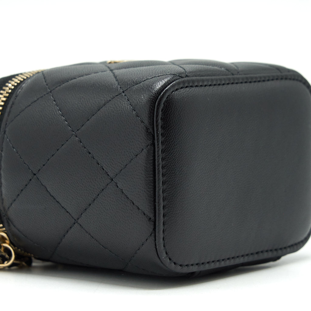 CHANEL 22P TOP HANDLE MINI VANITY WITH CHAIN LAMBSKIN BLACK LGHW