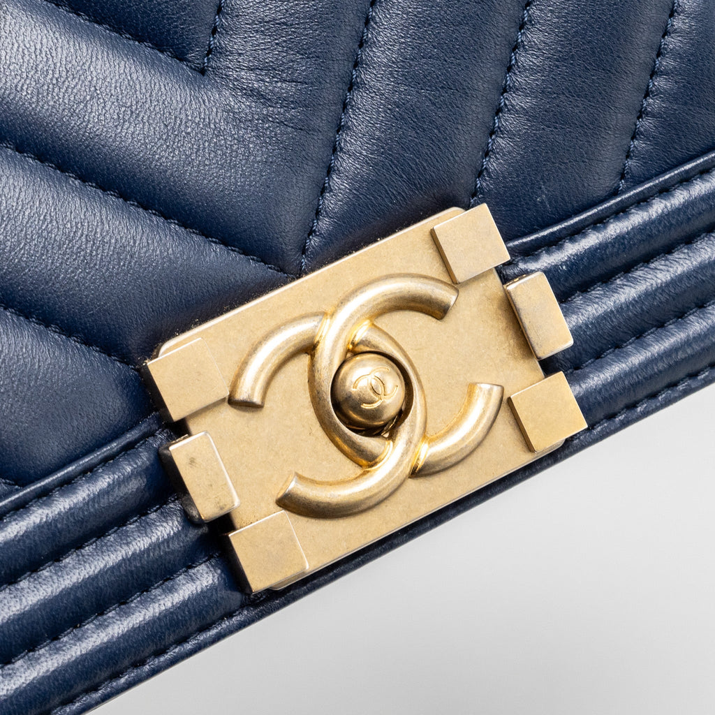 CHANEL SMALL CHEVRON BOY BAG LAMBSKIN NAVY GHW
