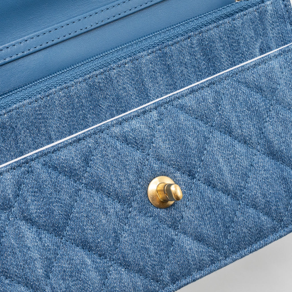 CHANEL PEARL CRUSH WALLET ON CHAIN DENIM BLUE GHW (MICROCHIP)