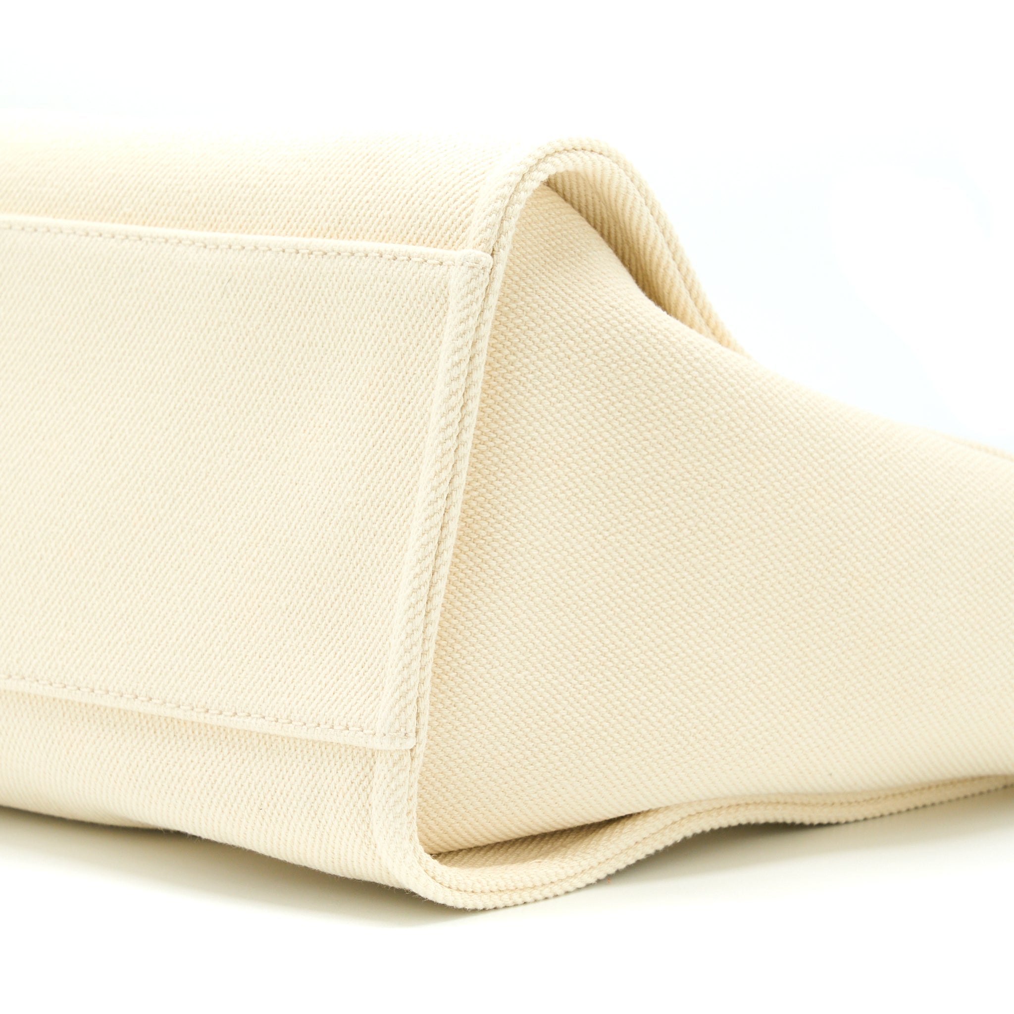 CHANEL DEAUVILLE PEARL TOTE CANVAS GHW