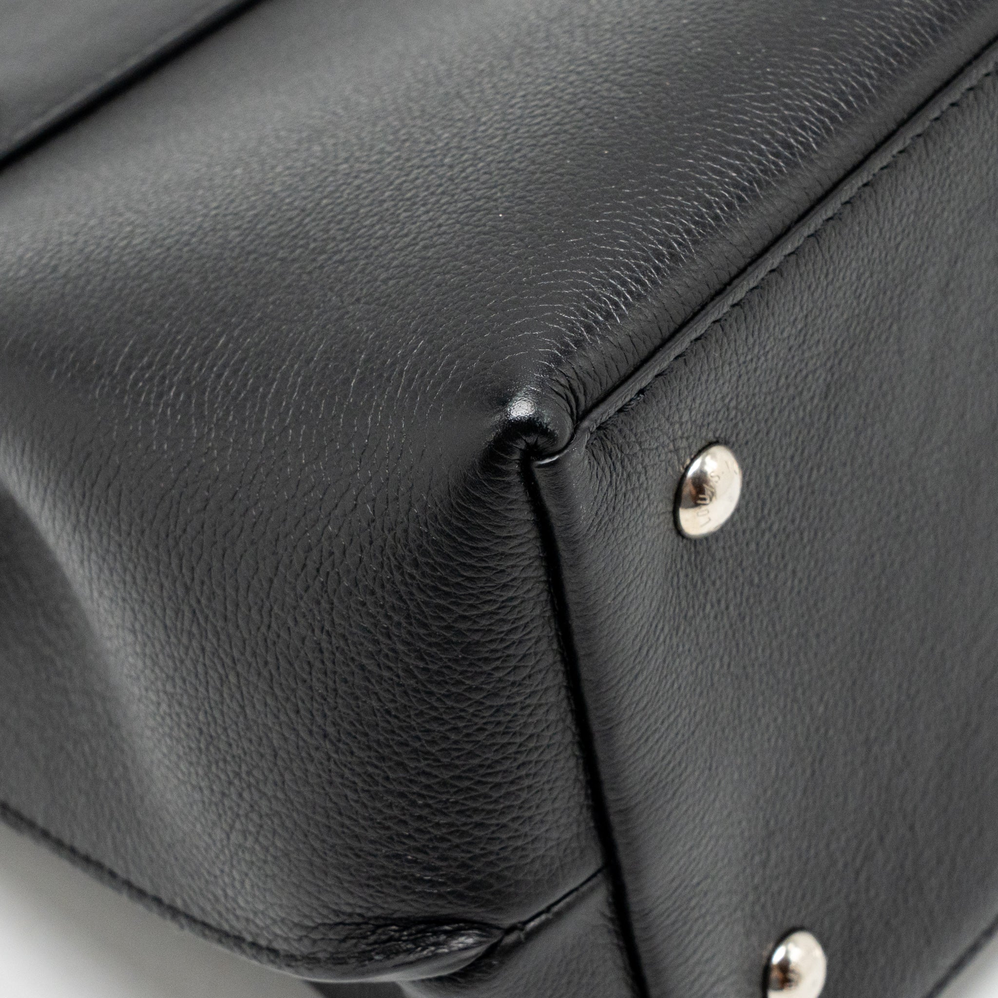 LOUIS VUITTON LOCKME EVER MM GRAINED CALFSKIN BLACK SHW