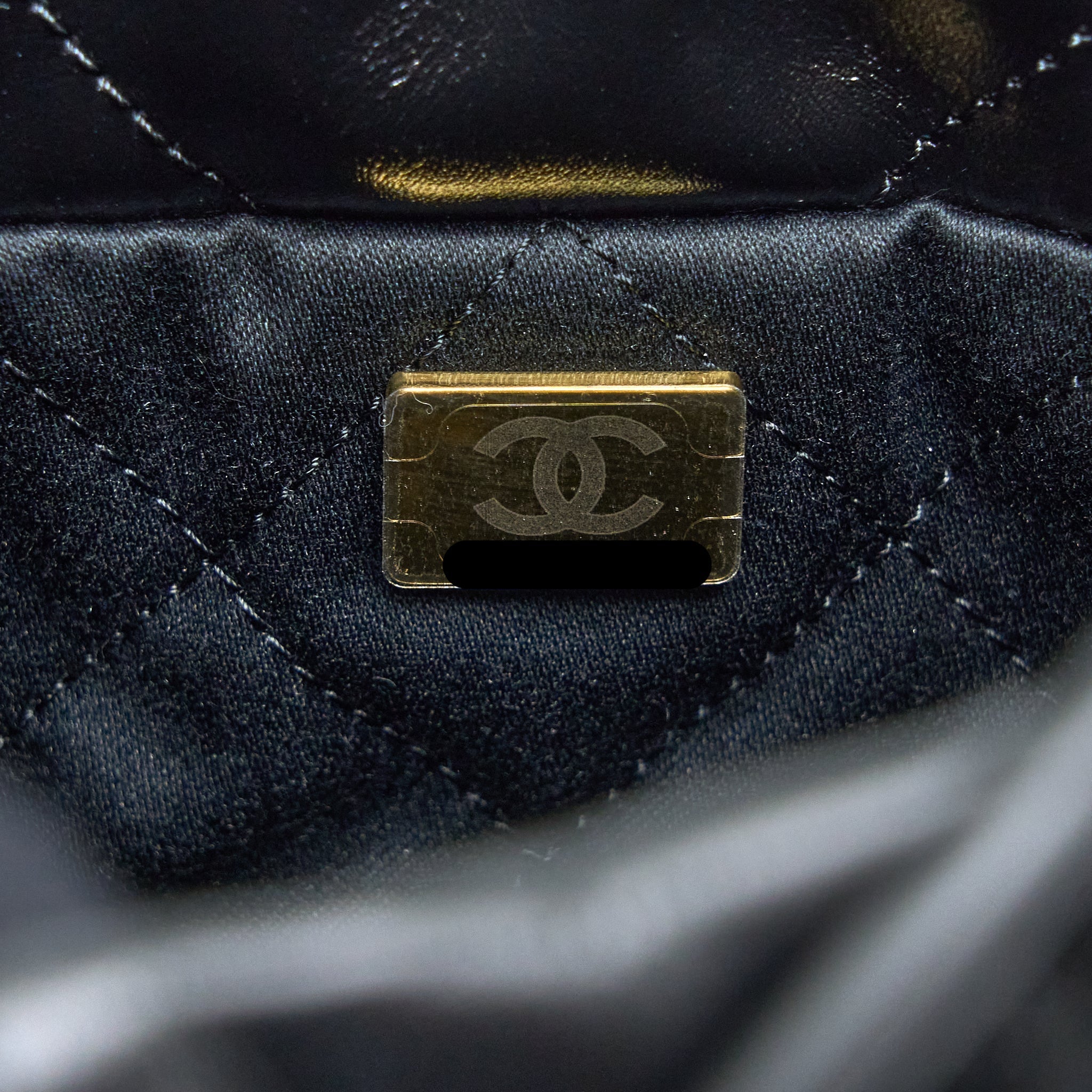 CHANEL 23S MINI 22 BAG SHINY CALFSKIN BLACK BRUSHED GHW(MICROCHIP)