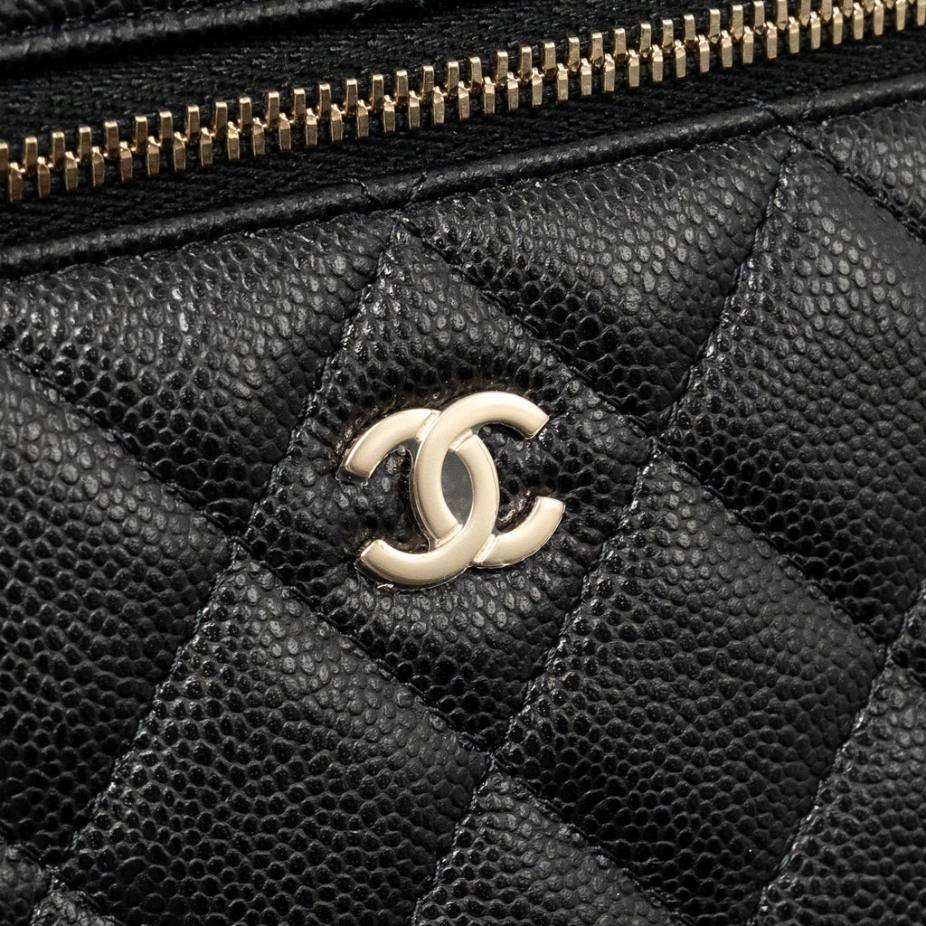 CHANEL 25P CC TOP HANDLE VANITY WITH CHAIN CAVIAR BLACK LGHW (MICROCHIP)