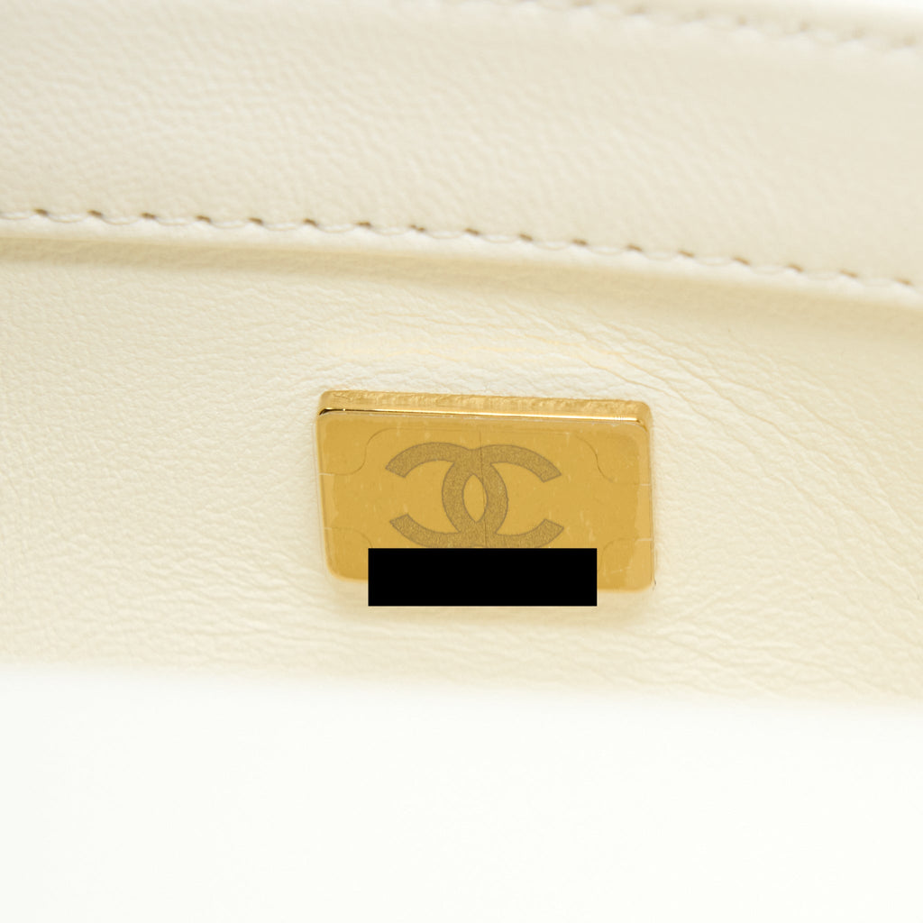CHANEL QUILTED FLAP BAG WITH HEART CHARM CHAIN LAMBSKIN WHITE GHW(MICROCHIP)