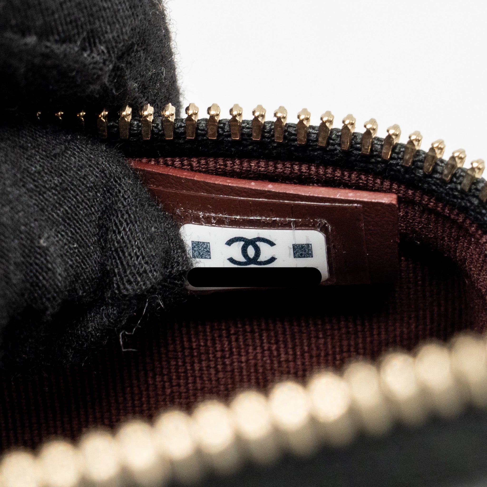 CHANEL 25P CC TOP HANDLE VANITY WITH CHAIN CAVIAR BLACK LGHW (MICROCHIP)