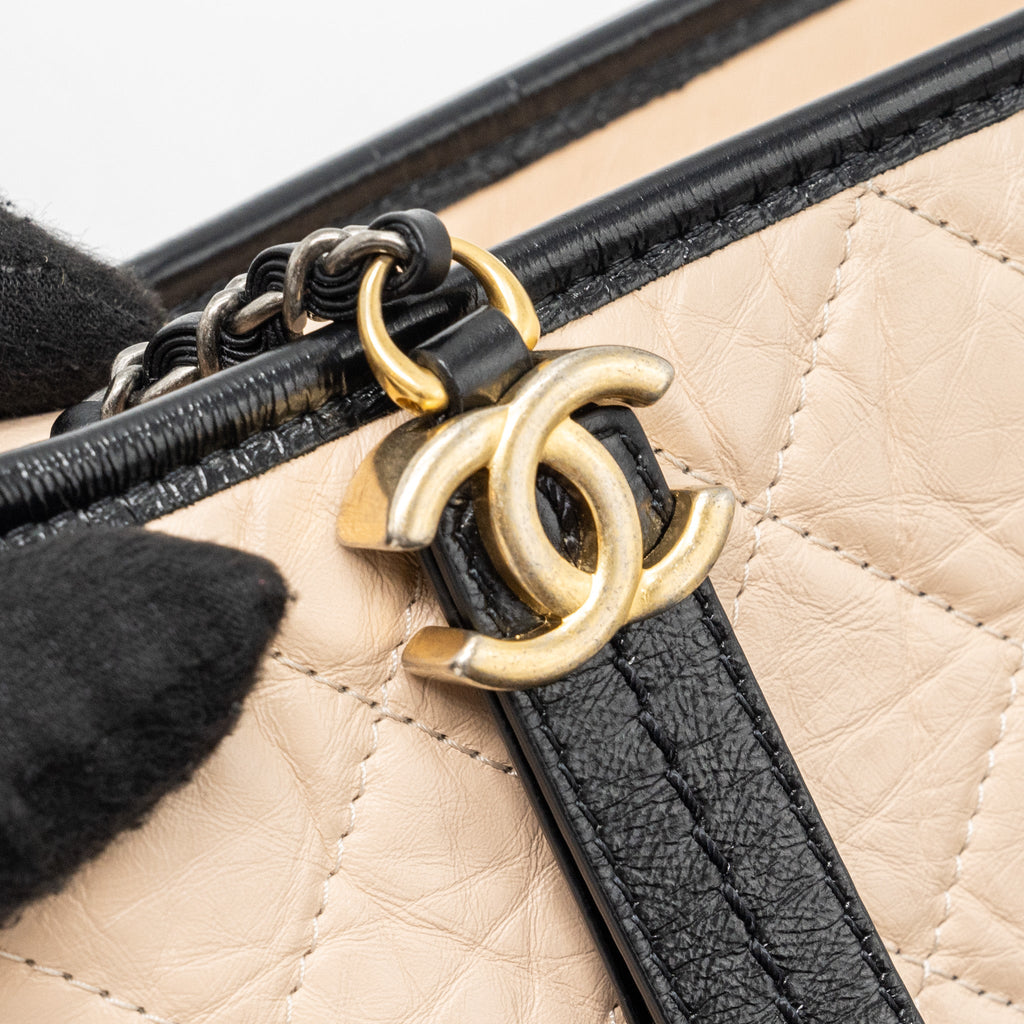 CHANEL SMALL GABRIELLE HOBO BAG AGED CALFSKIN BEIGE/BLACK MULTICOLOUR HARDWARE