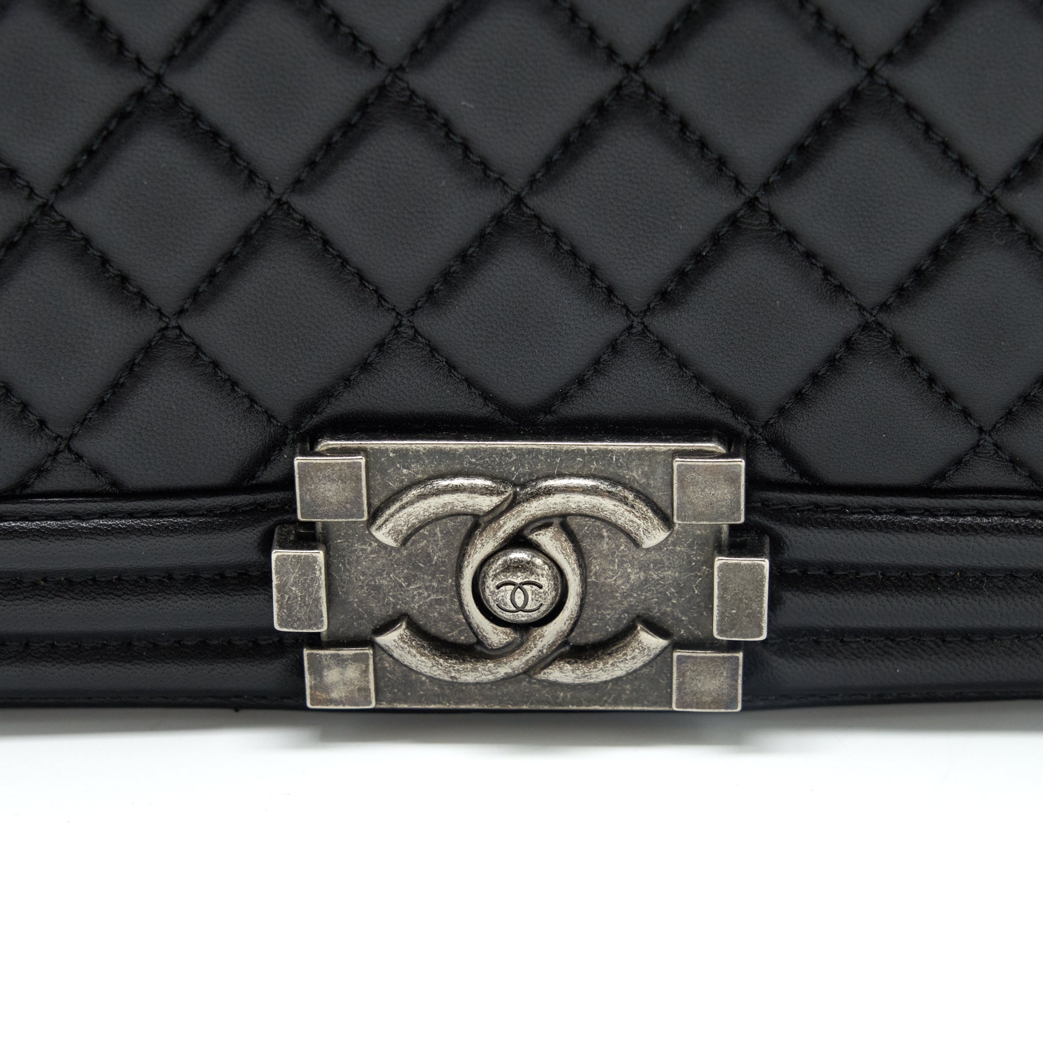CHANEL MEDIUM BOY BAG LAMBSKIN BLACK RUTHENIUM SLIVER HARDWARE