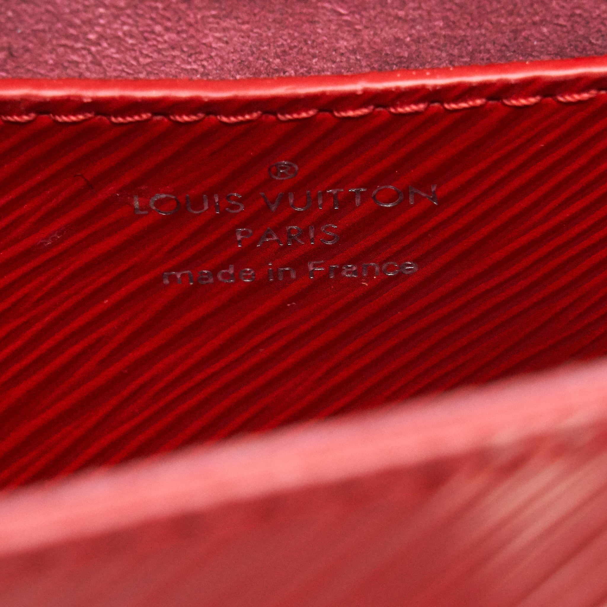 LOUIS VUITTON TWIST BAG MM RED SHW