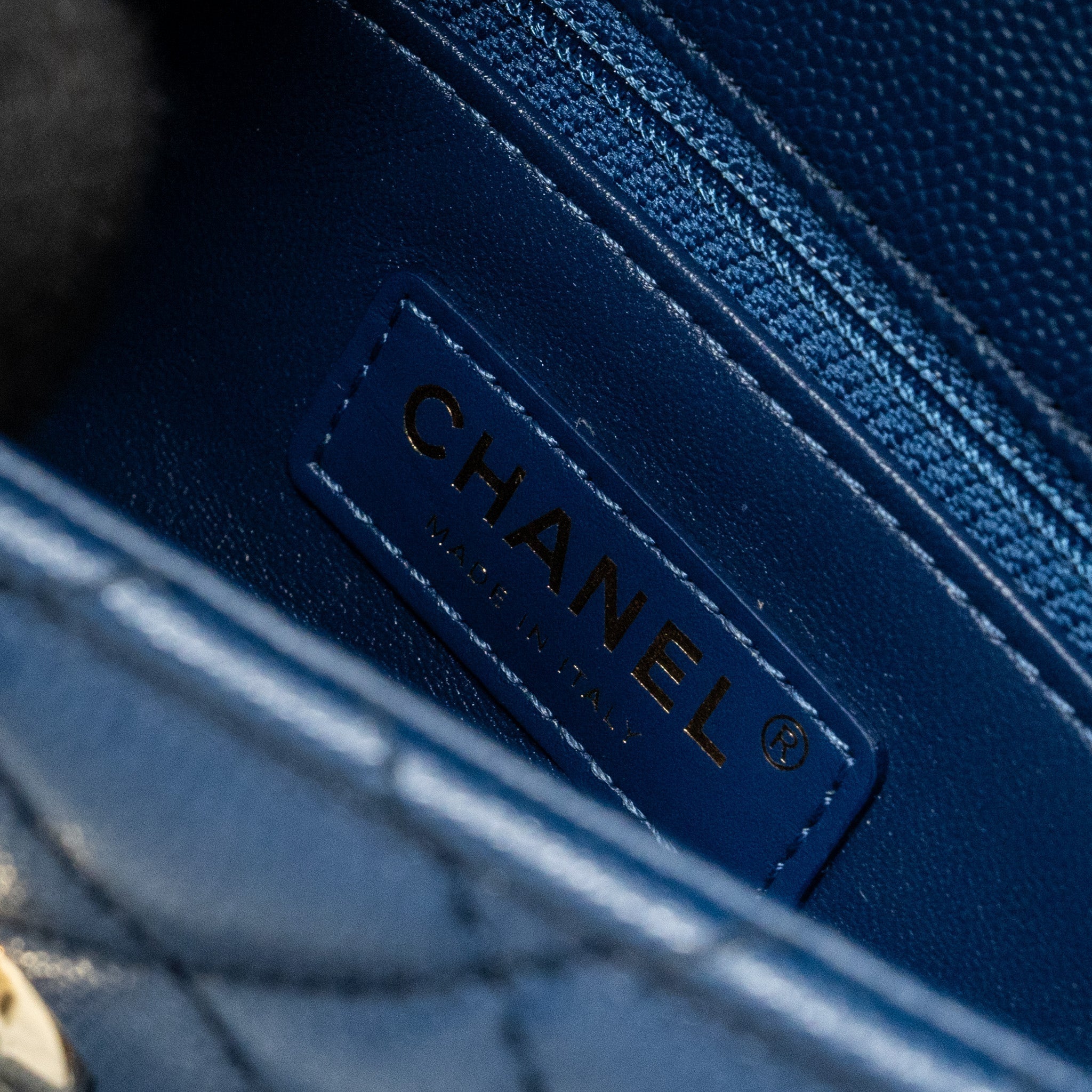 CHANEL SMALL COCO HANDLE WITH LIZARD EMBOSSED HANDLE CAVIAR NAVY LGHW(MICROCHIP)