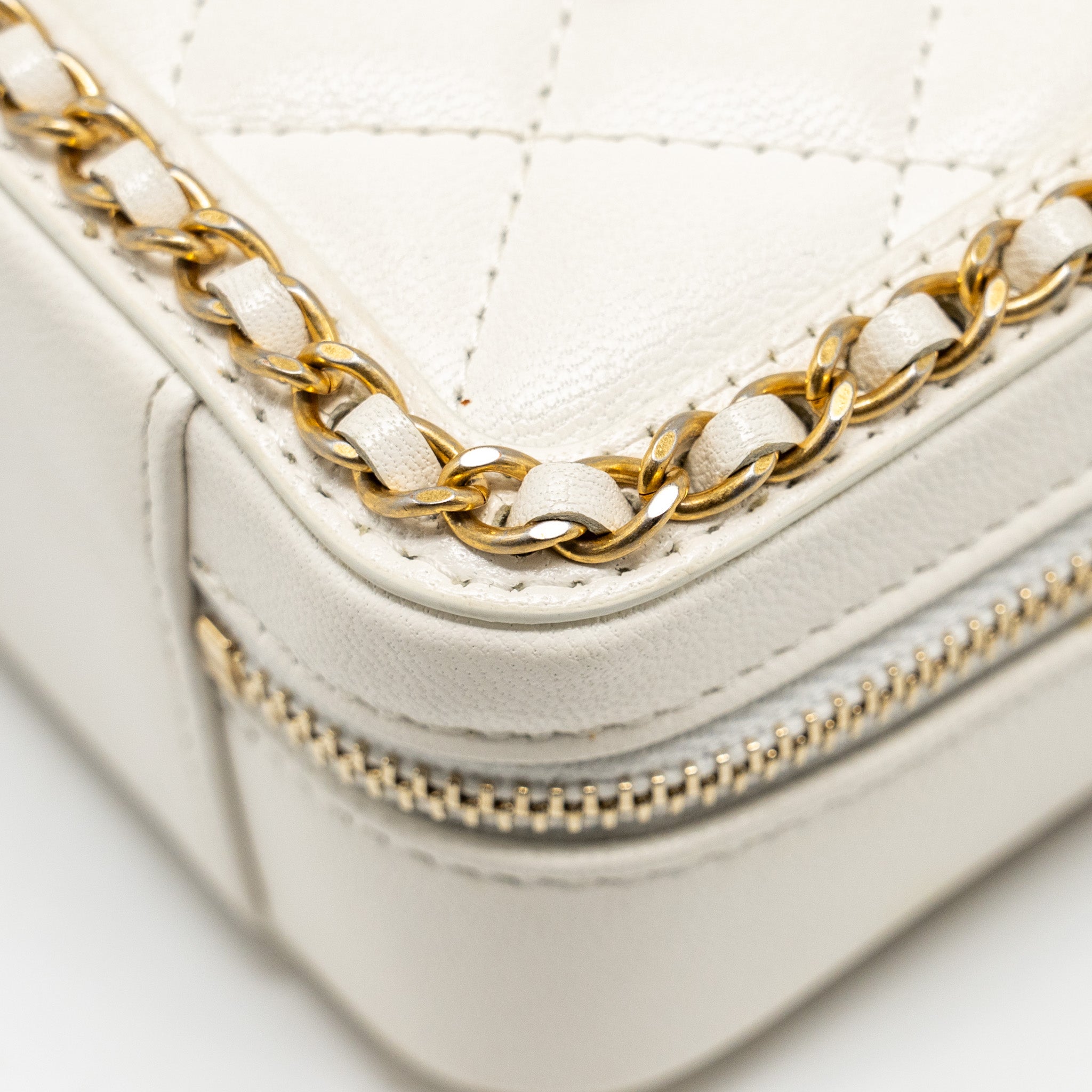 CHANEL MINI VANITY CLUTCH WITH CHAIN LAMBSKIN WHITE GHW