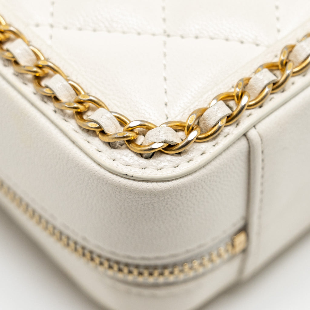 CHANEL MINI VANITY CLUTCH WITH CHAIN LAMBSKIN WHITE GHW