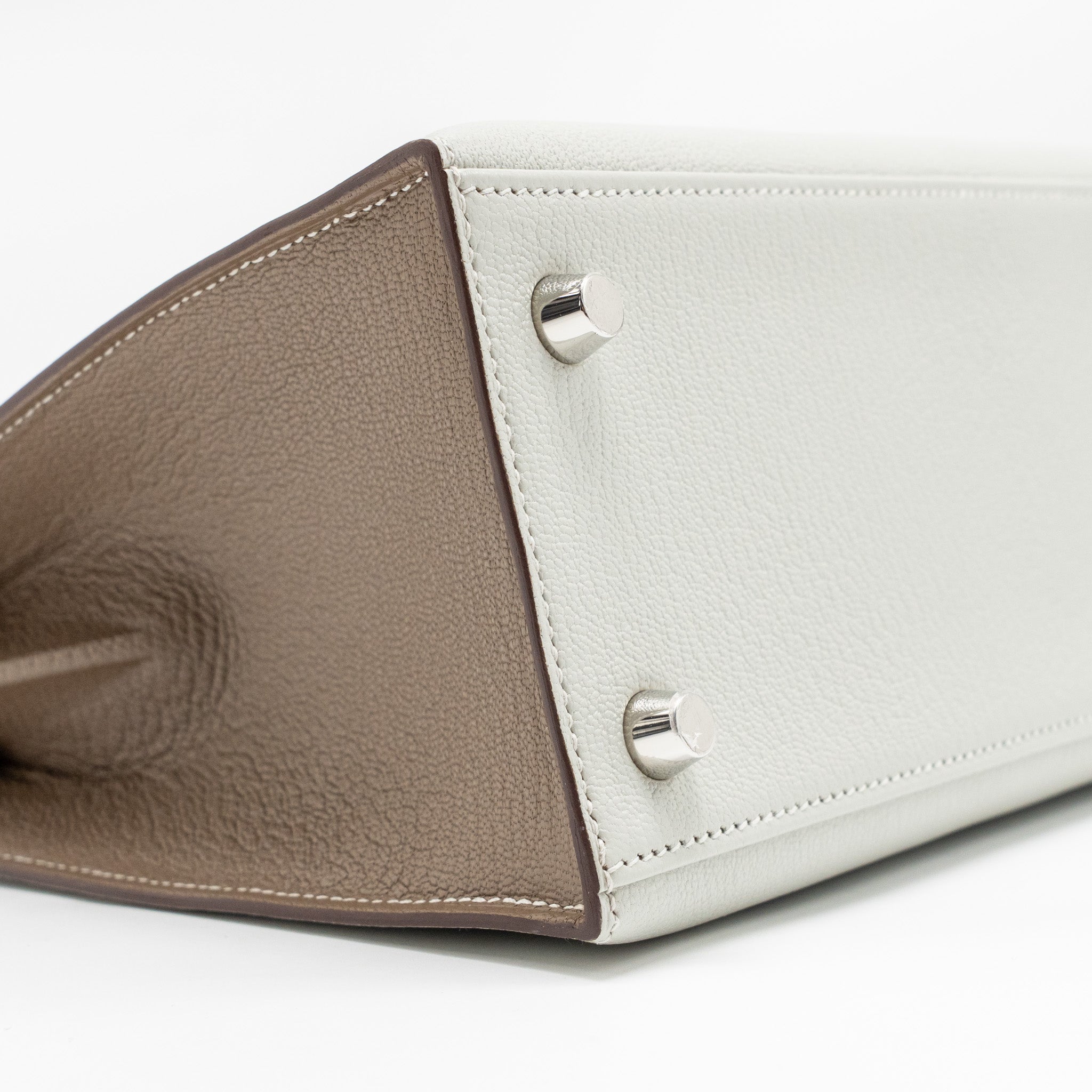 HERMES KELLY 25 SPECIAL ORDER CHÈVRE MYSORE GRIS PERLE/ETOUPE BRUSHED SHW