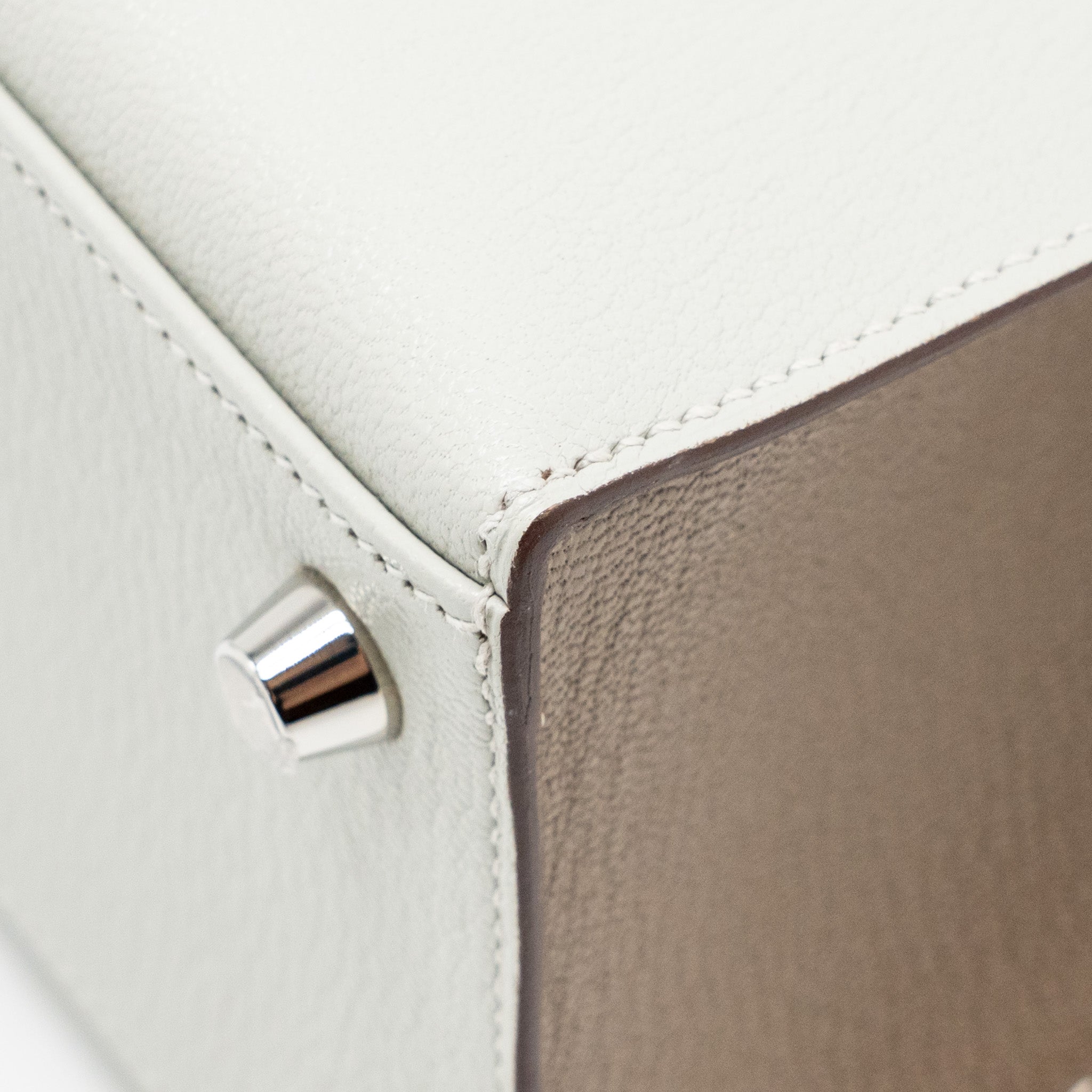 HERMES KELLY 25 SPECIAL ORDER CHÈVRE MYSORE GRIS PERLE/ETOUPE BRUSHED SHW