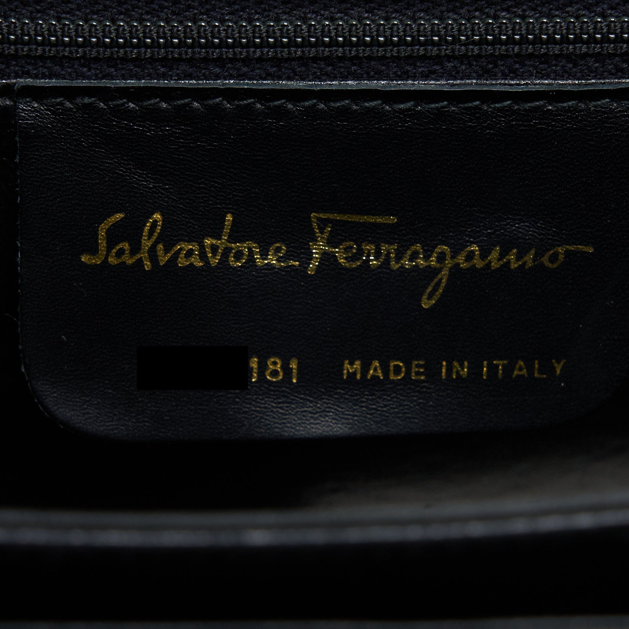 FERRAGAMO VINTAGE GANCINC BAG BLACK GHW