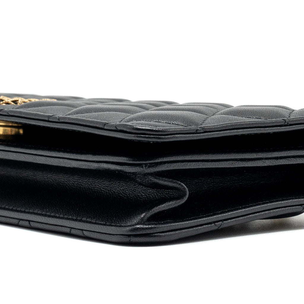 CHANEL 23A CLUTCH WITH CHAIN LAMBSKIN BLACK GHW (MICROCHIP)