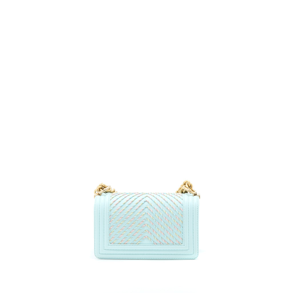 CHANEL SMALL BOY BAG CHEVRON CALFSKIN LIGHT BLUE/MULTICOLOUR BRUSHED GHW