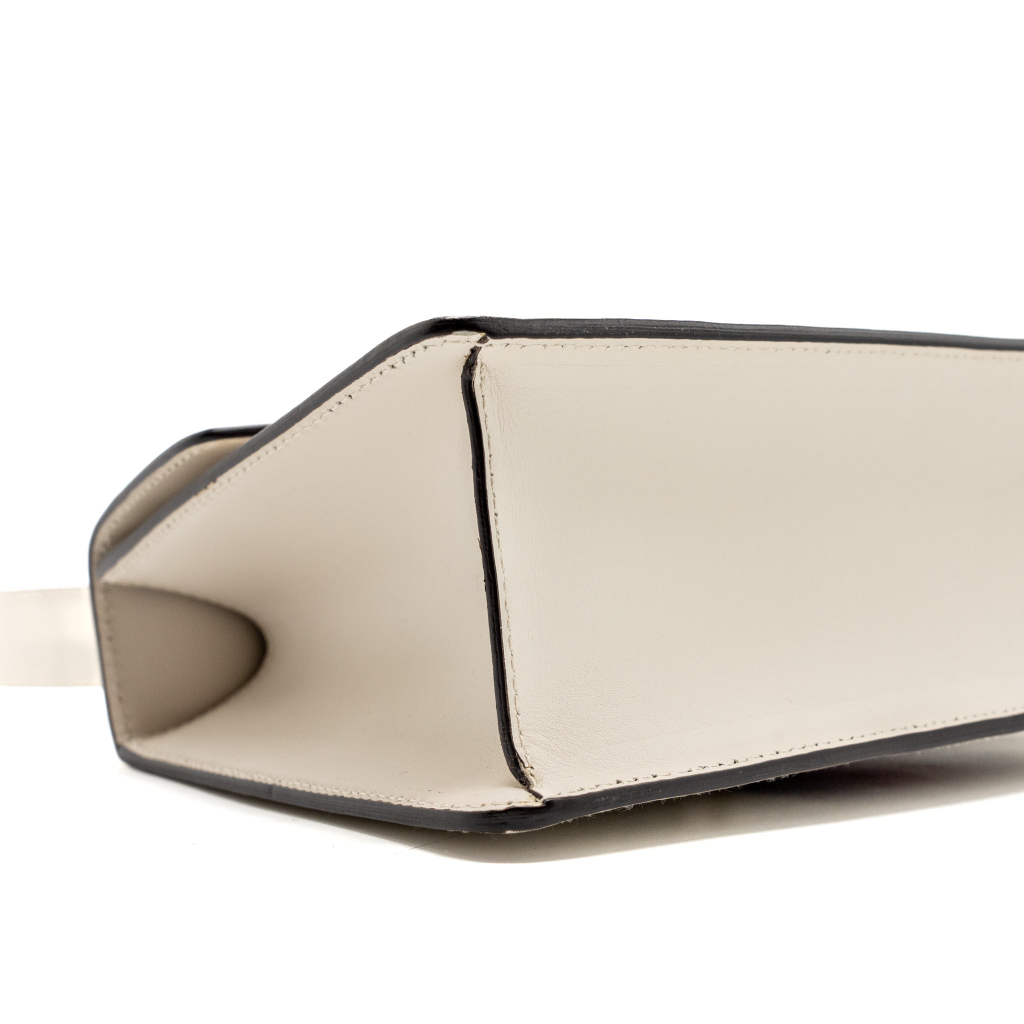 GUCCI SYLVIE SHOULDER BAG CALFSKIN WHITE GHW