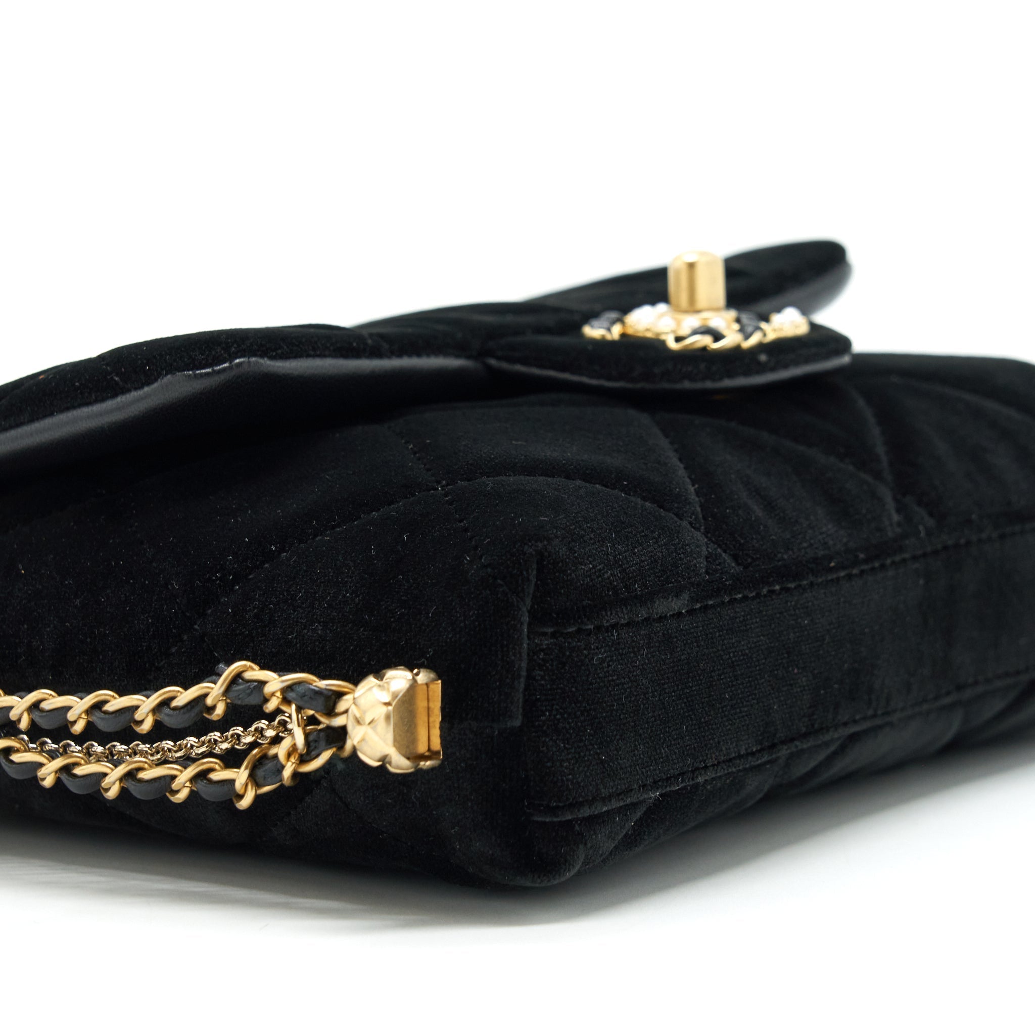 CHANEL FLAP BAG LEATHER CHAIN/PEARL BUCKLE VELVET BLACK GHW