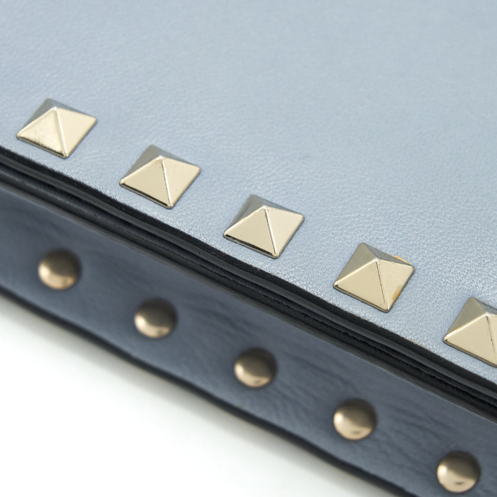 VALENTINO ROCKSTUD SMALL CLUTCH BLUE-GREY GHW