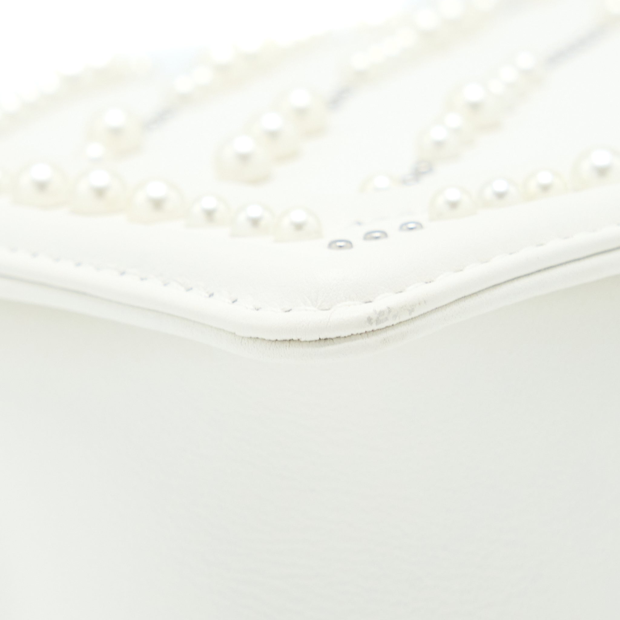 CHANEL MEDIUM BOY BAG CHEVRON LIMITED LAMBSKIN WITH PEARL WHITE SHW