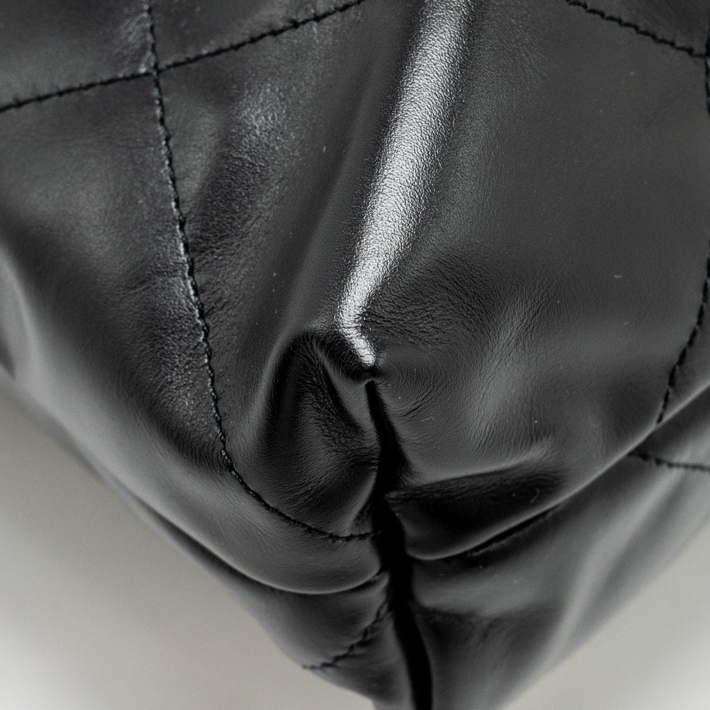 CHANEL MEDIUM 22 BAG SHINY CALFSKIN BLACK GHW (MICROCHIP)