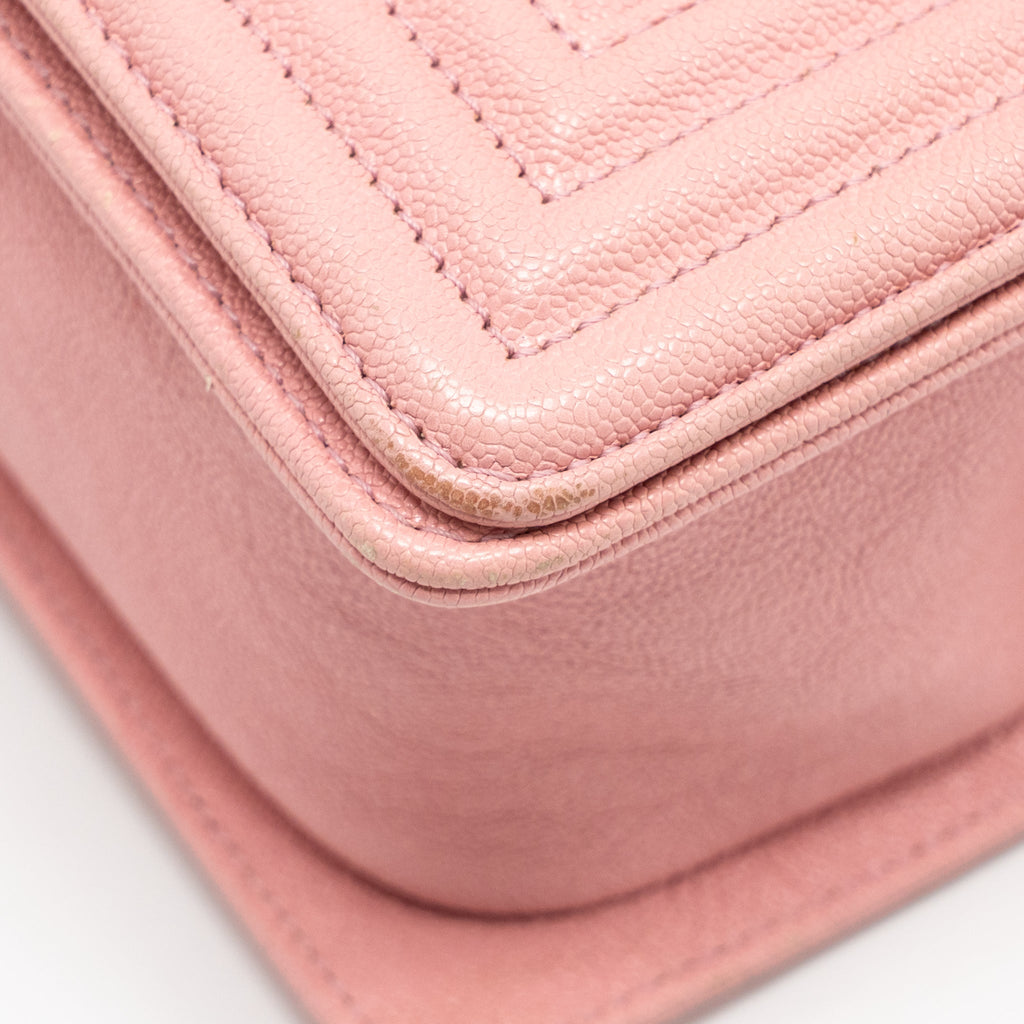 CHANEL MEDIUM BOY BAG GRAINED CALFSKIN PINK LGHW