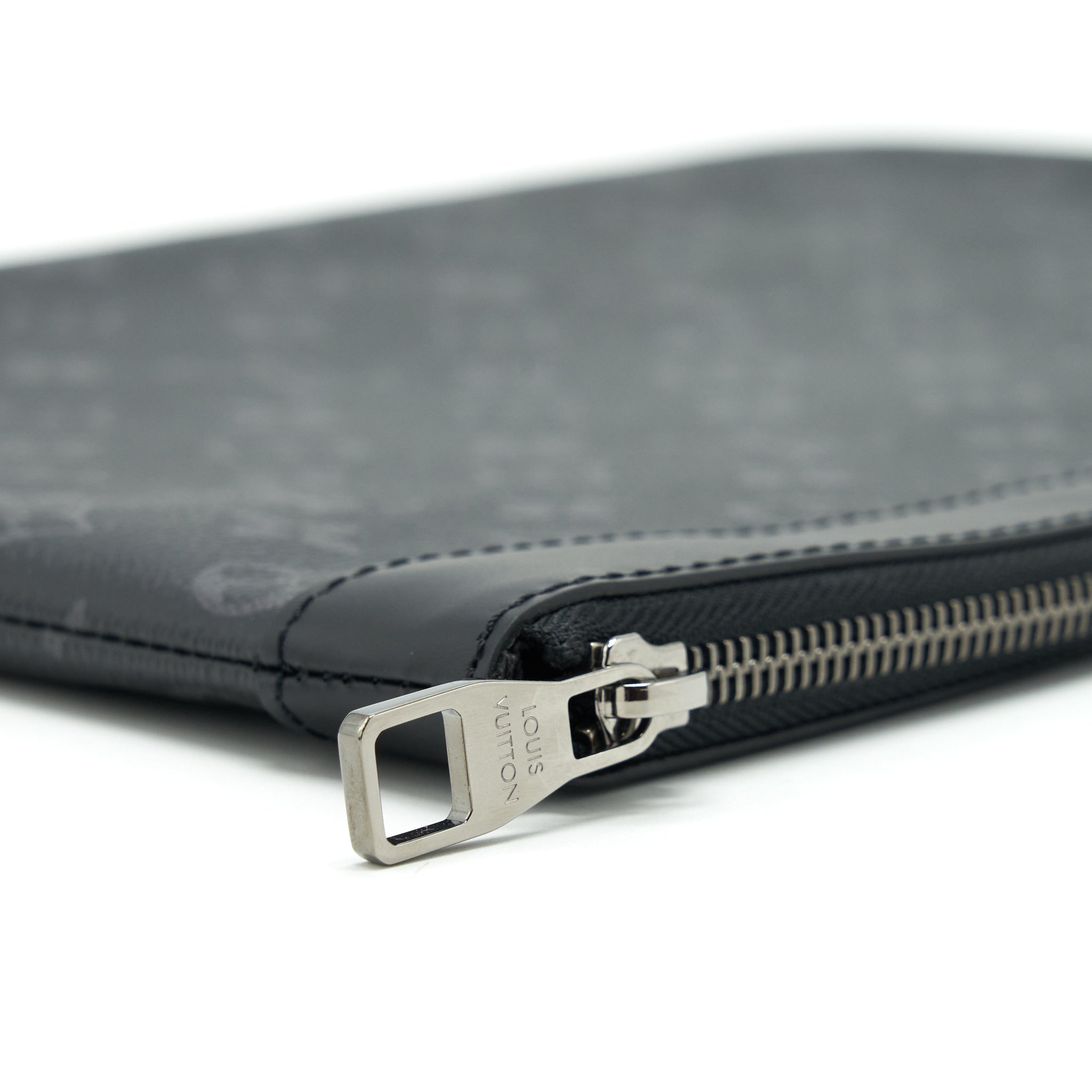 LOUIS VUITTON DISCOVERY POUCH MONOGRAM ECLIPSE COATED CANVAS