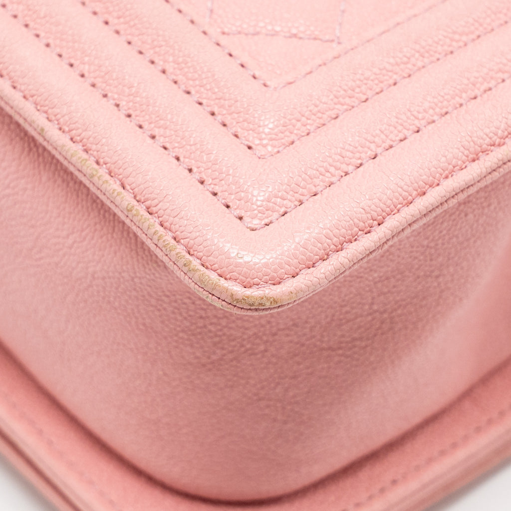 CHANEL MEDIUM BOY BAG GRAINED CALFSKIN PINK LGHW