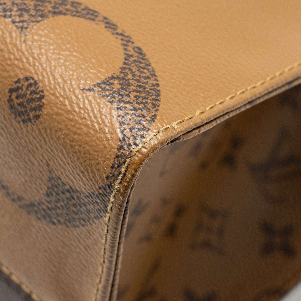 LOUIS VUITTON ONTHEGO MM MONOGRAM CANVAS GHW