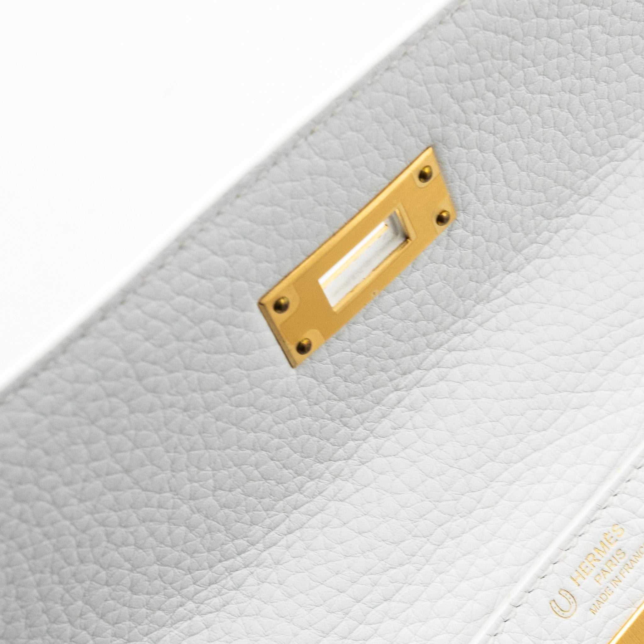 HERMES KELLY 28 SPECIAL ORDER CLEMENCE LEATHER BLANC / BLUE NUIT BRUSHED GHW