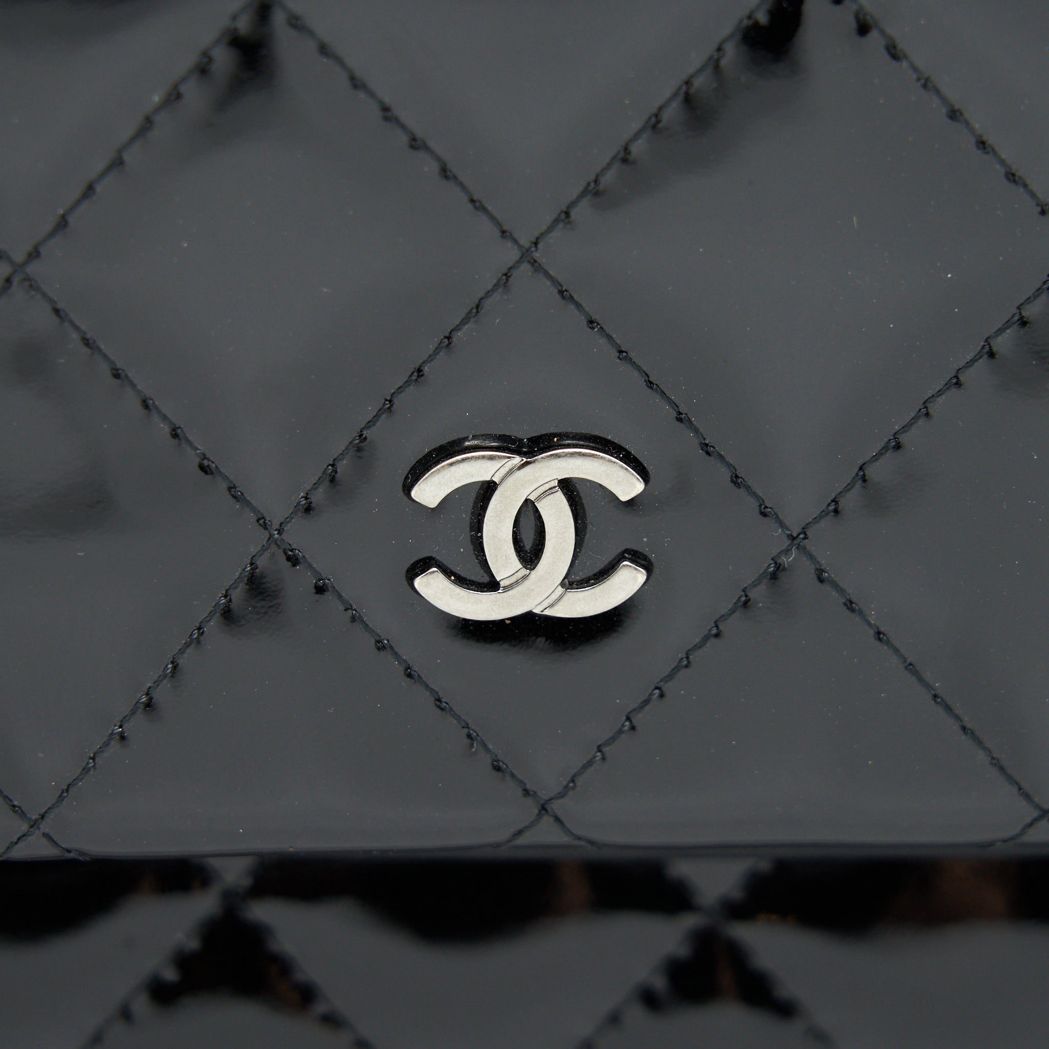 CHANEL FOLD OVER CLUTCH PATENT LEATHER BLACK SHW