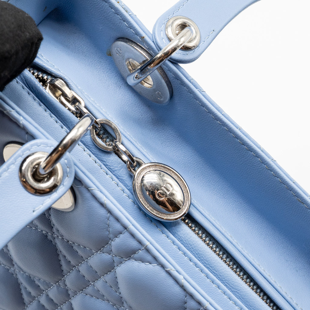 DIOR MEDIUM LADY DIOR LAMBSKIN LIGHT BLUE SHW
