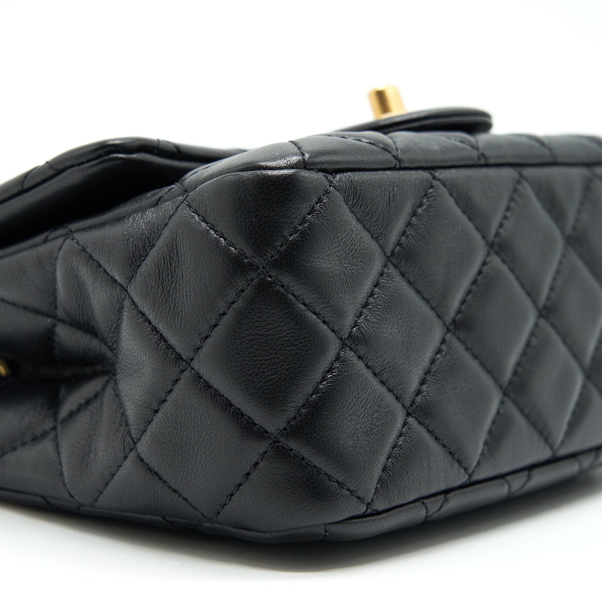 CHANEL 22C PEARL CRUSH MINI SQUARE RECTANGULAR FLAP BAG BLACK GHW（MICROCHIP)