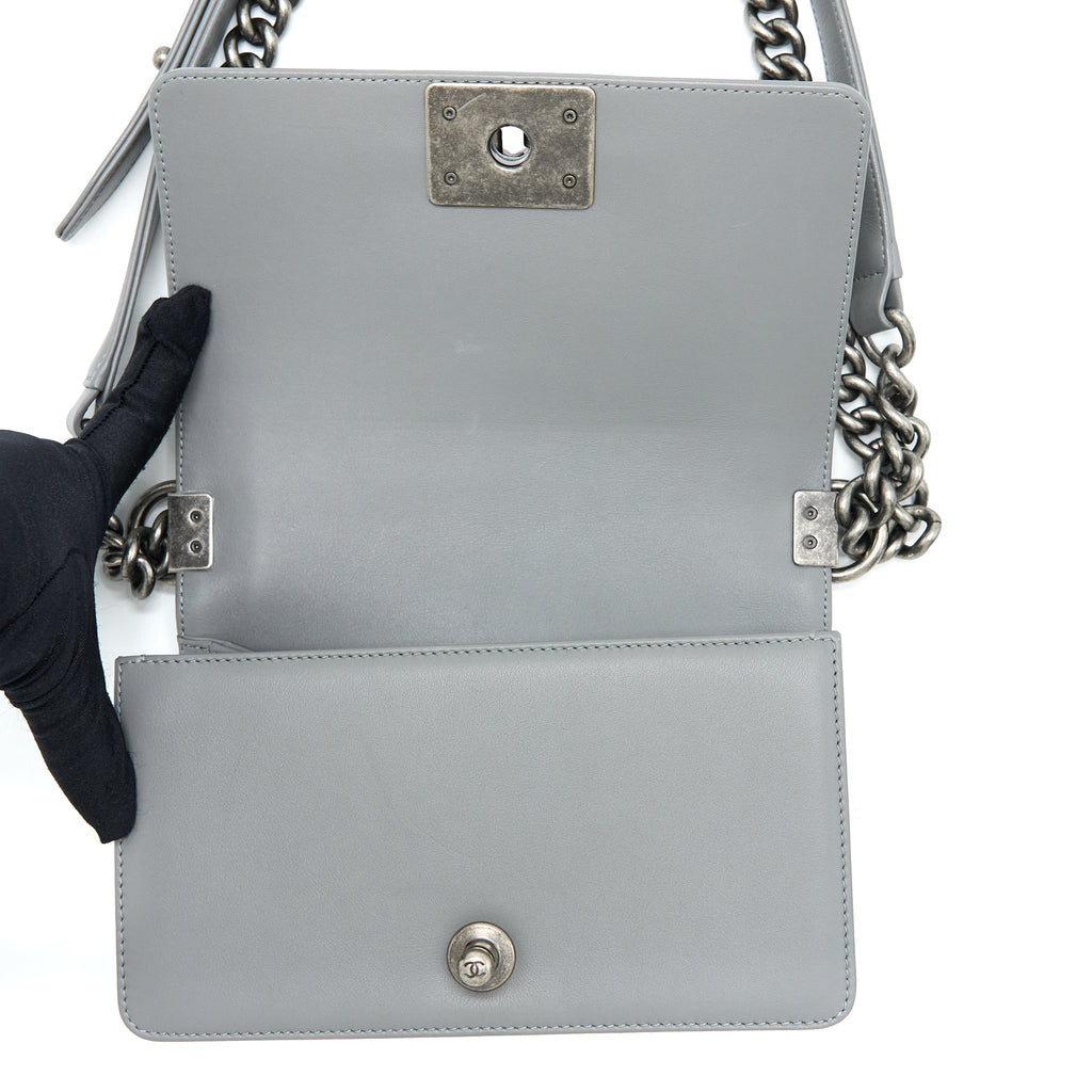 CHANEL SMALL BOY BAG CHEVRON LAMBSKIN GREY RUTHENIUM HARDWARE
