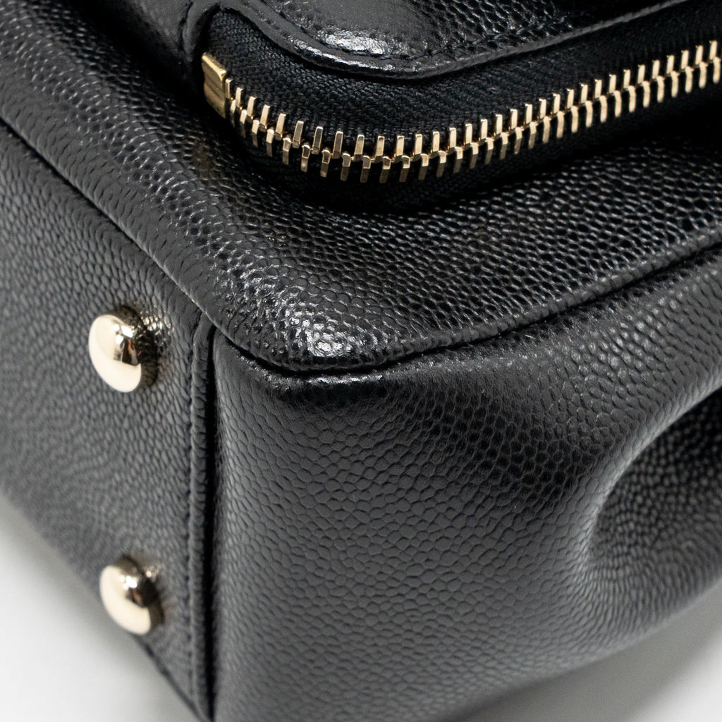 CHANEL MEDIUM BUSINESS AFFINITY CAVIAR BLACK LGHW (MICROCHIP)