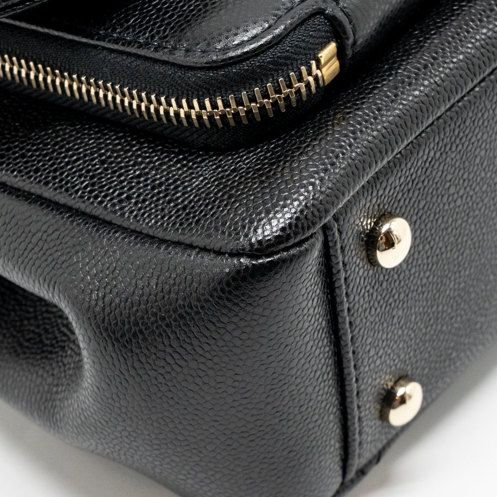 CHANEL MEDIUM BUSINESS AFFINITY CAVIAR BLACK LGHW (MICROCHIP)