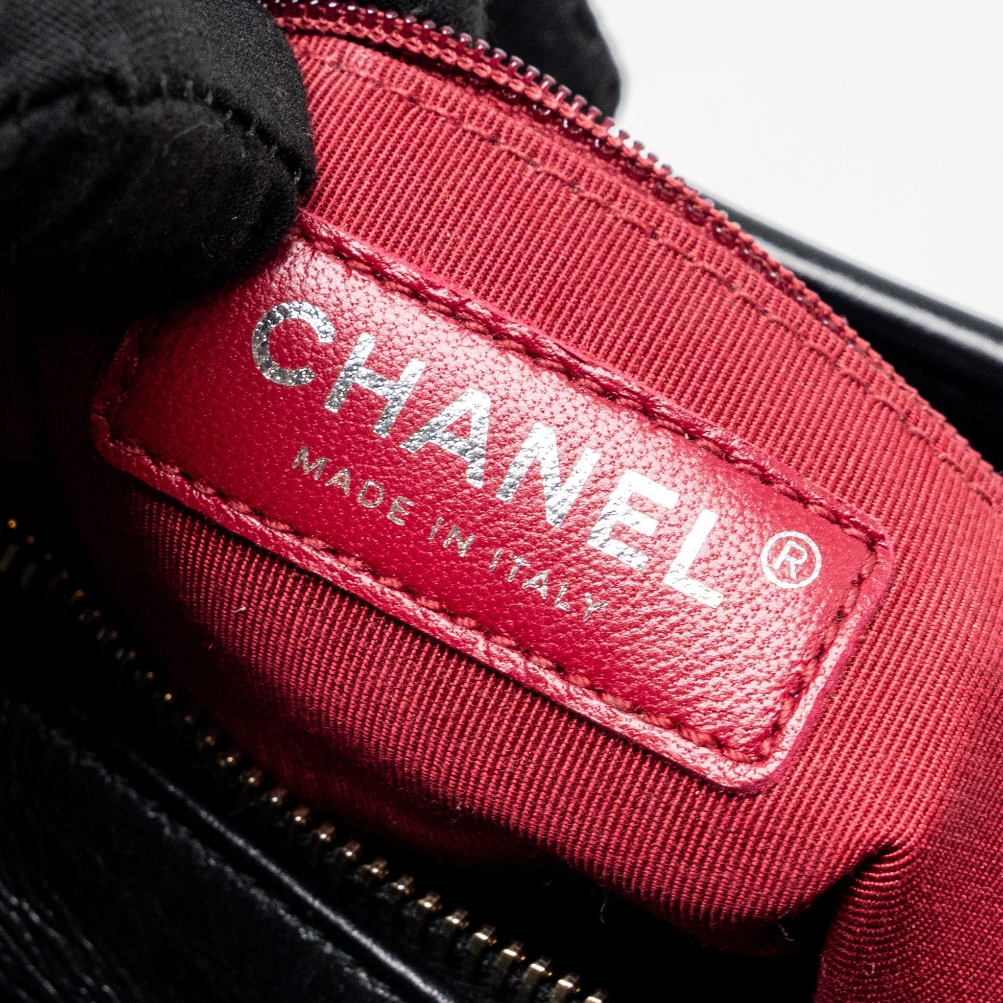 CHANEL SMALL GABRIELLE HOBO BAG CHEVRON AGED CALFSKIN BLACK MULTICOLOUR HARDWARE